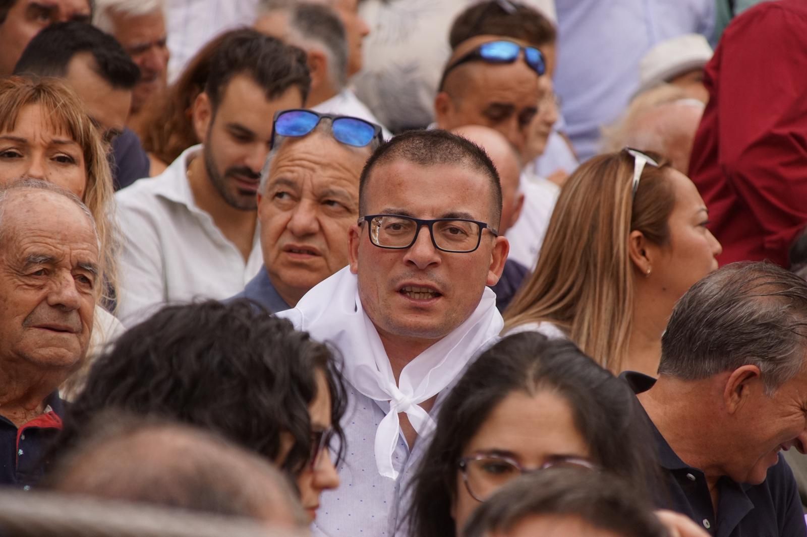 Gran ambiente en La Glorieta para la tarde de toros de Morante de la Puebla, Ismael Martín y Marco Pérez
