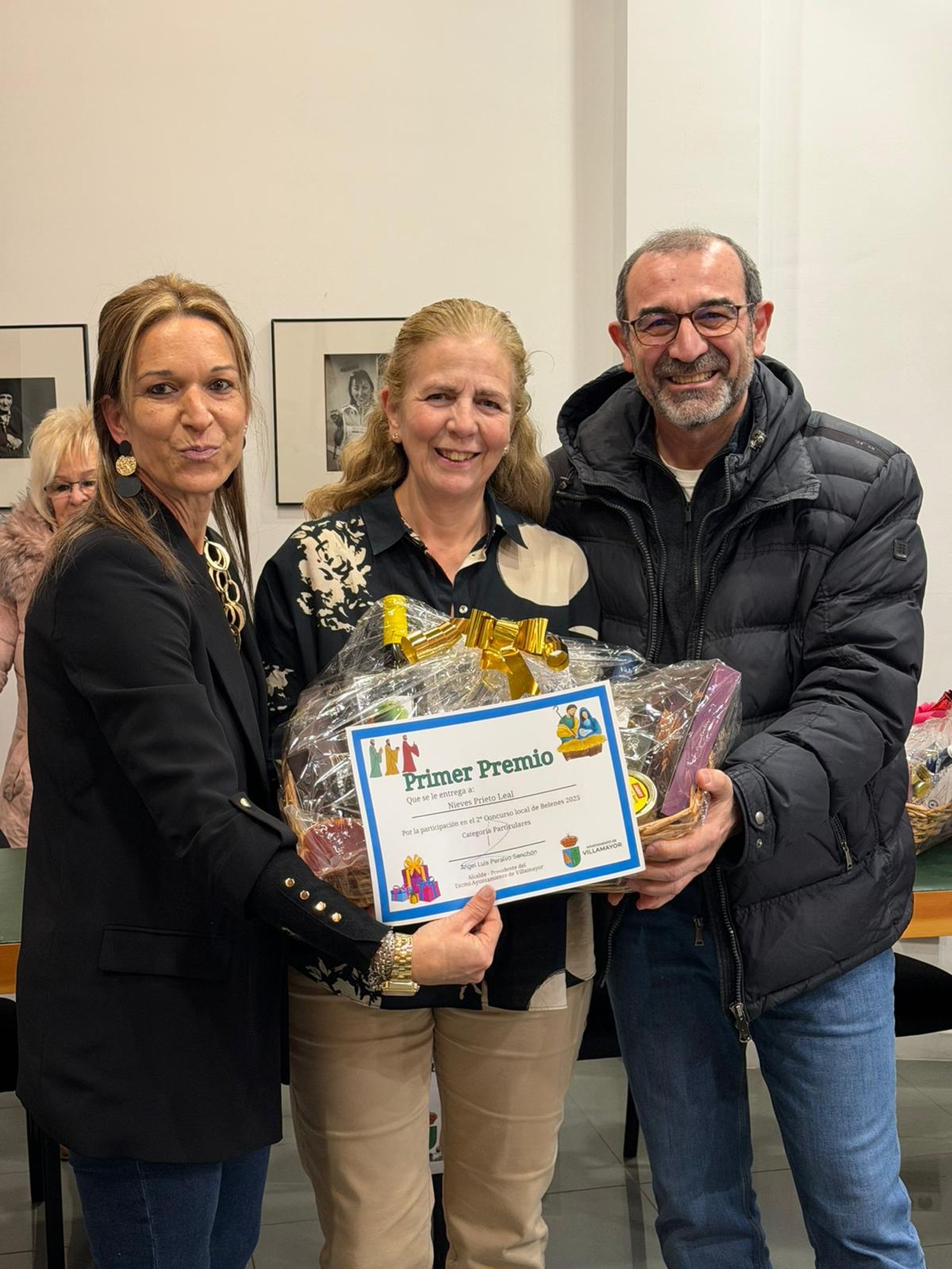 Villamayor entrega los premios de los concursos de decoración navideña y belenes