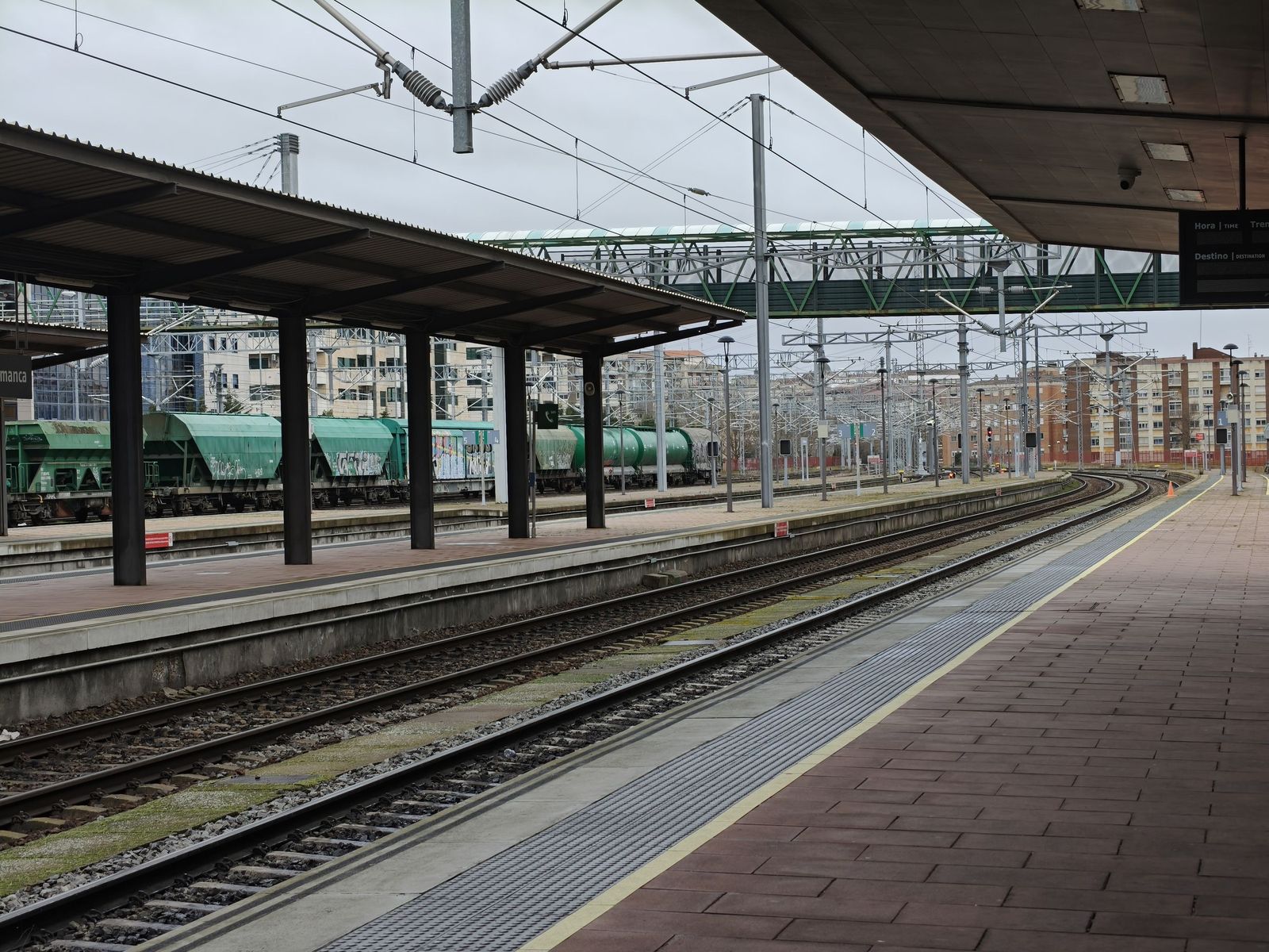 Estación de tren de Salamanca. RENFE. ADIF. Vialia. Trenes en Salamanca. Foto de archivo. S24H