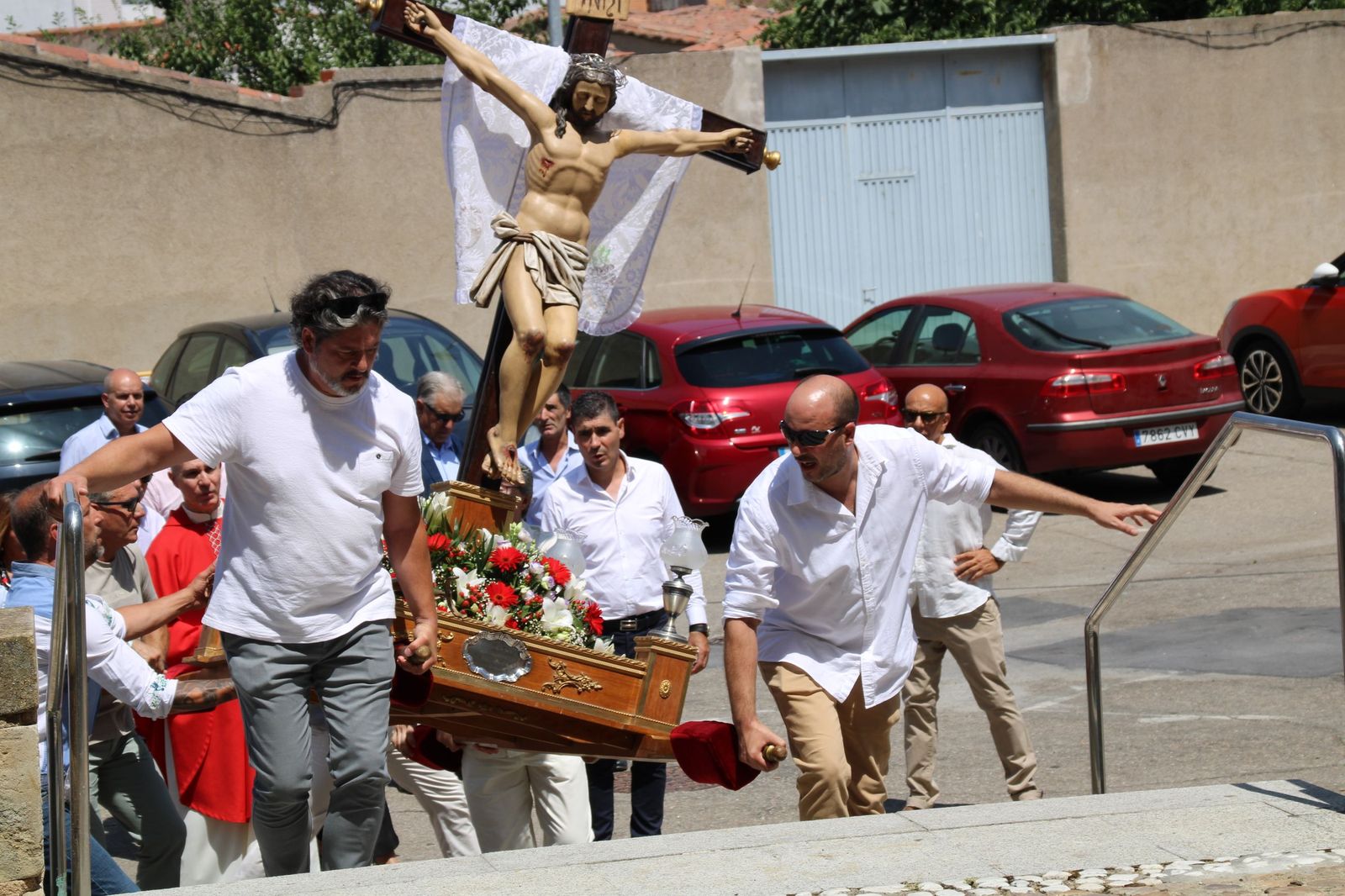 Procesión en honor al Cristo de las Batallas en Castellanos de Moriscos