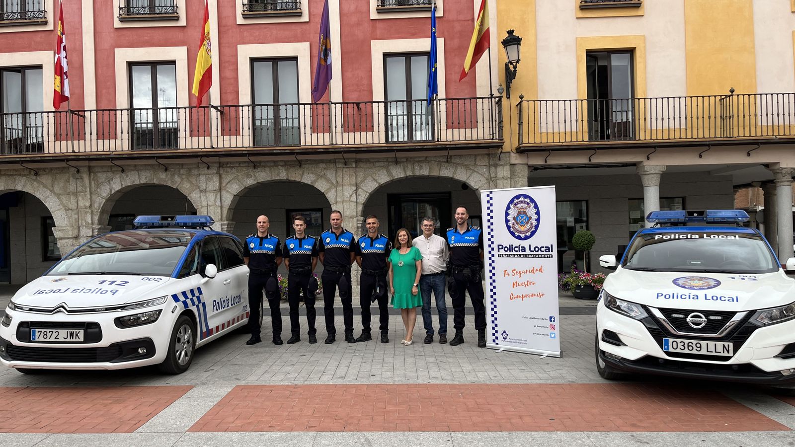 Los nuevos agentes de la Policía Local durante su procesión