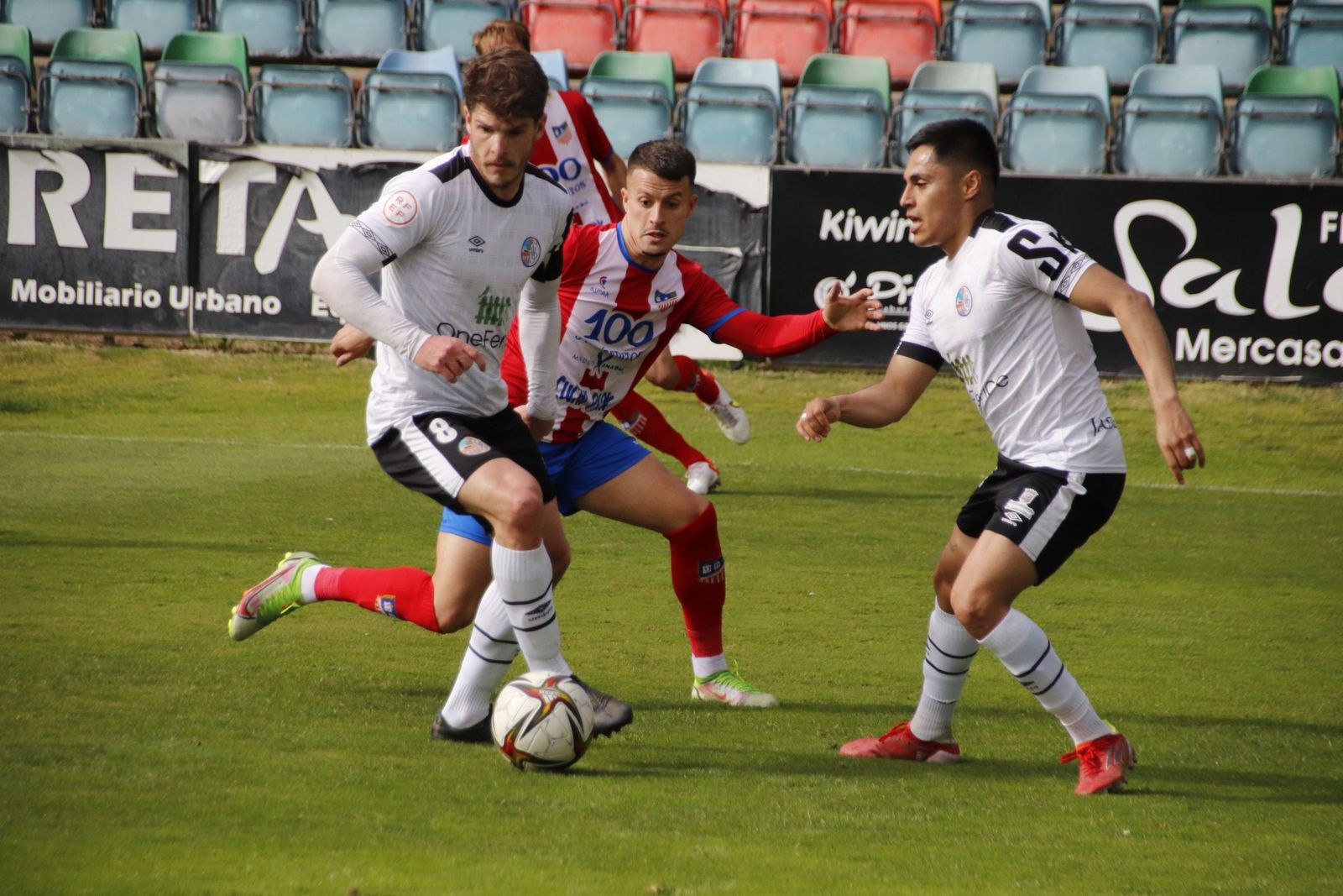 20220327162453-mg-8036