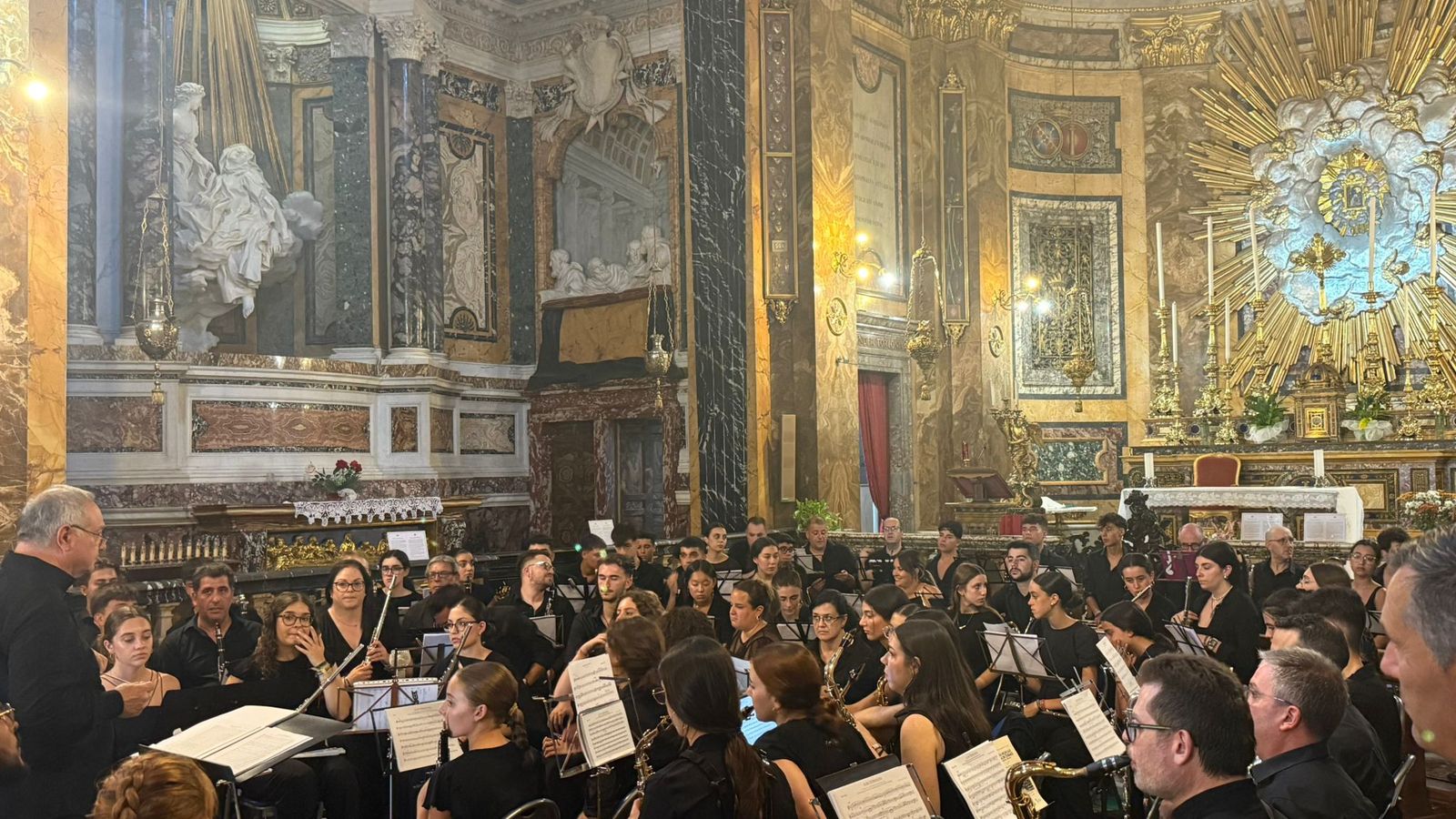 La banda musical de Alba de Tormes visita Roma La banda musical de Alba de Tormes visita Roma