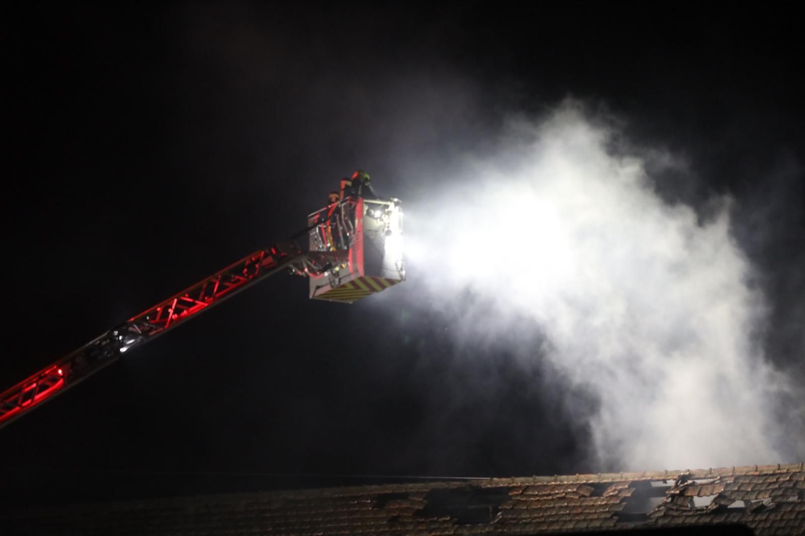 incendio-en-la-estacion-de-trenes-de-tejares-12