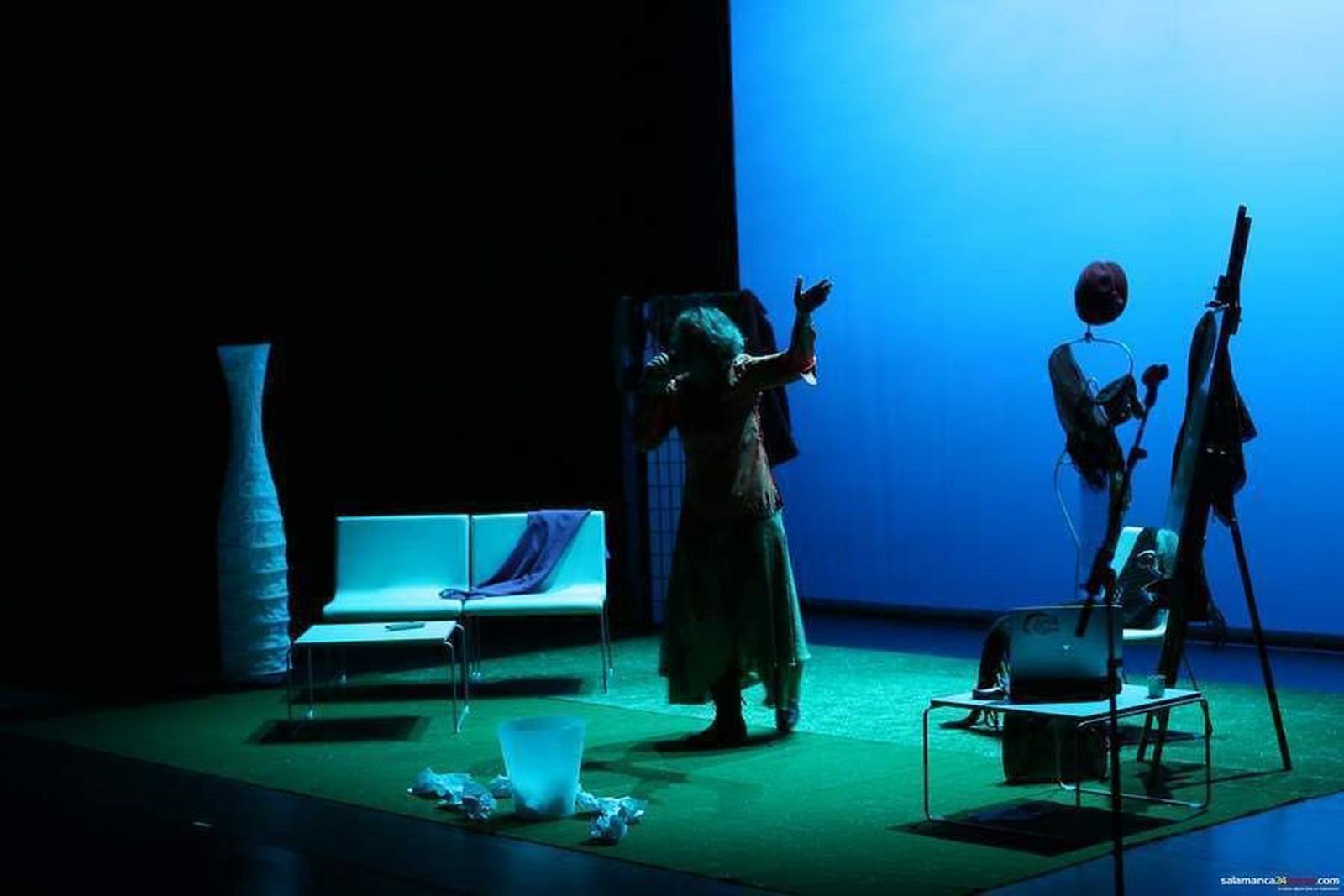 Mi madre, Serrat y yo en el Juan del Enzina