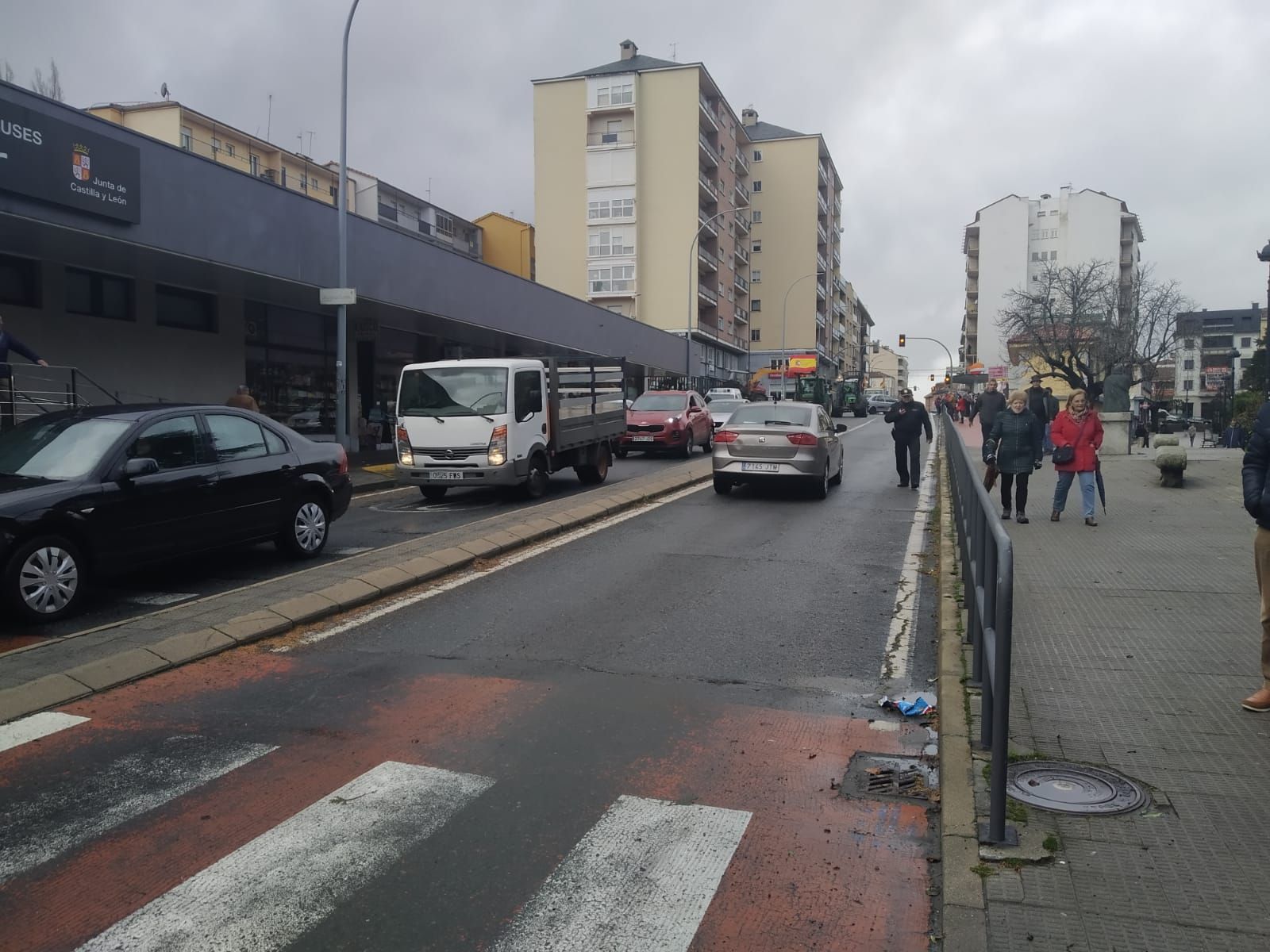 bejar-acoge-una-marcha-lenta-de-tractores-en-protesta-por-los-saneamientos-13