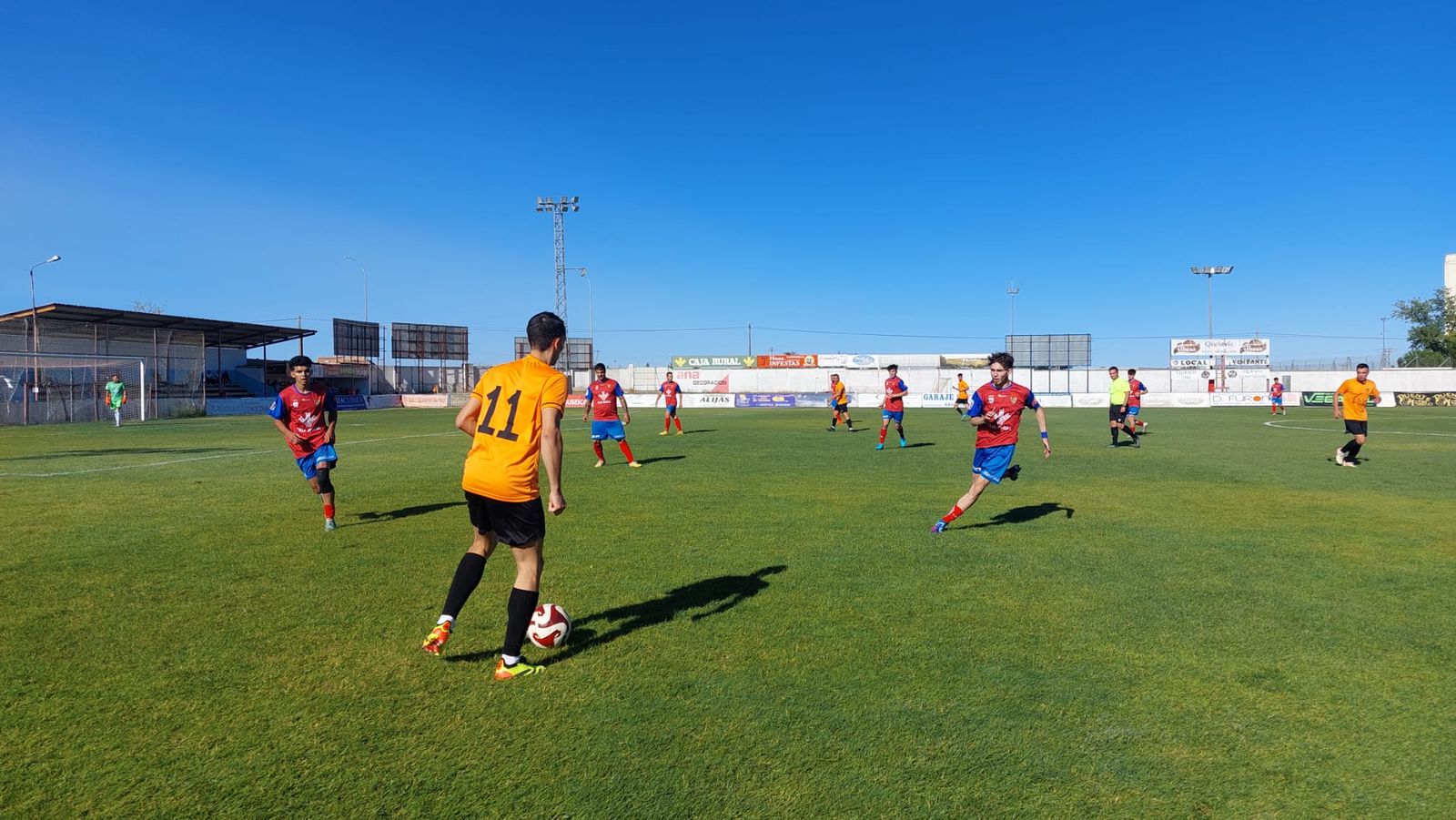 Encuentro entre el CD Benavente B y  CD Santa Croya en el Luciano Rubio. Primera Provincial de Zamora.