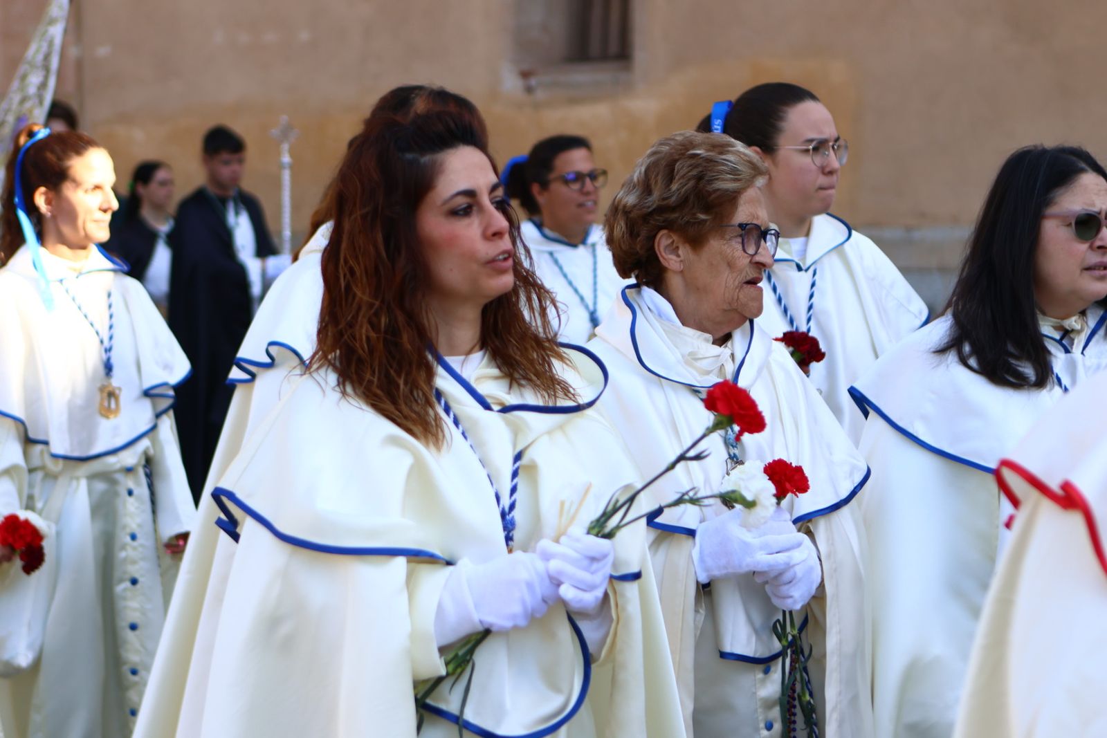 Procesión del encuentro de Nuestra Señora de la Alegría y Jesús Resucitado en el Domingo de Resurrección en Salamanca
