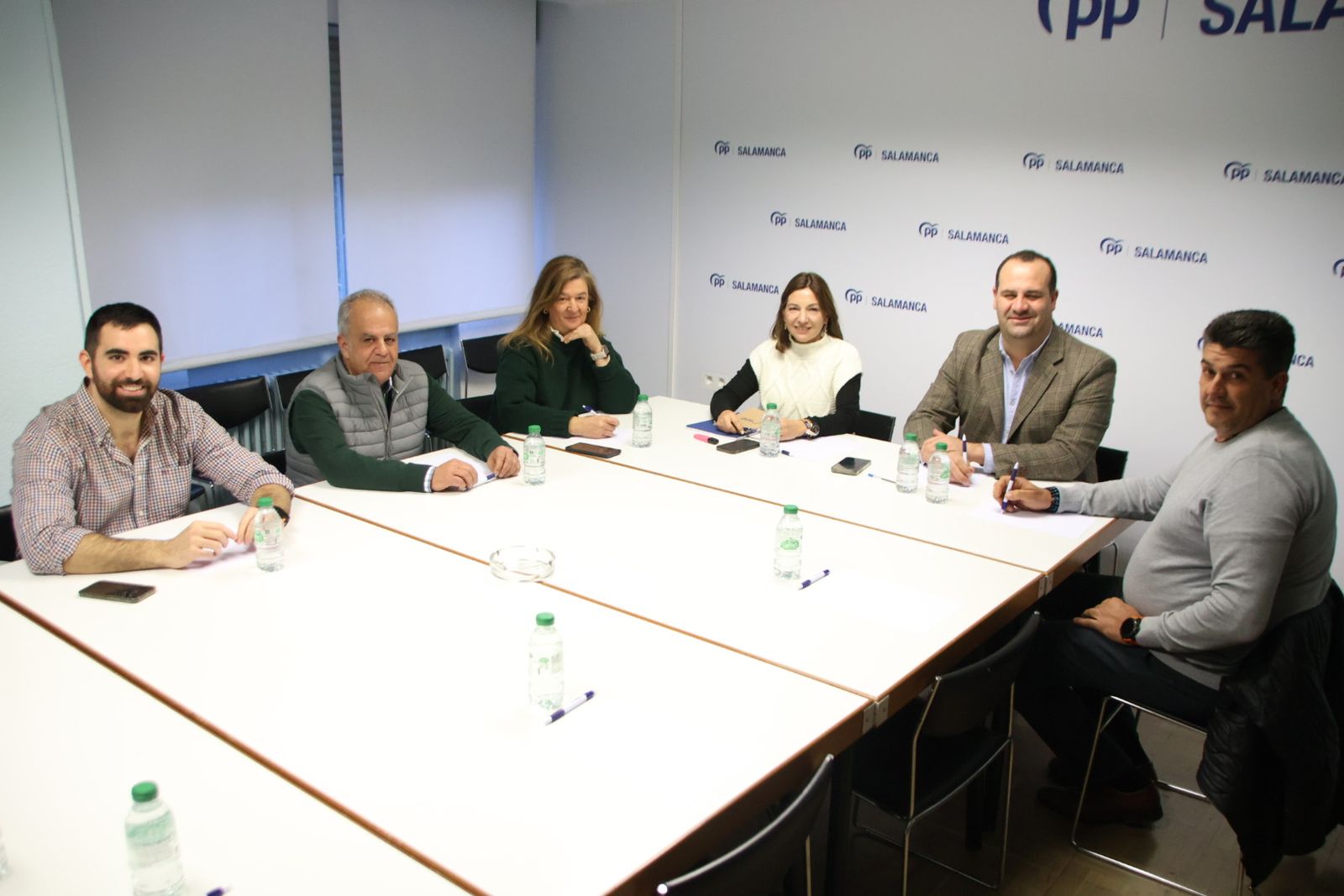 Encuentro con representantes de la Federación de Caza en la sede del PP