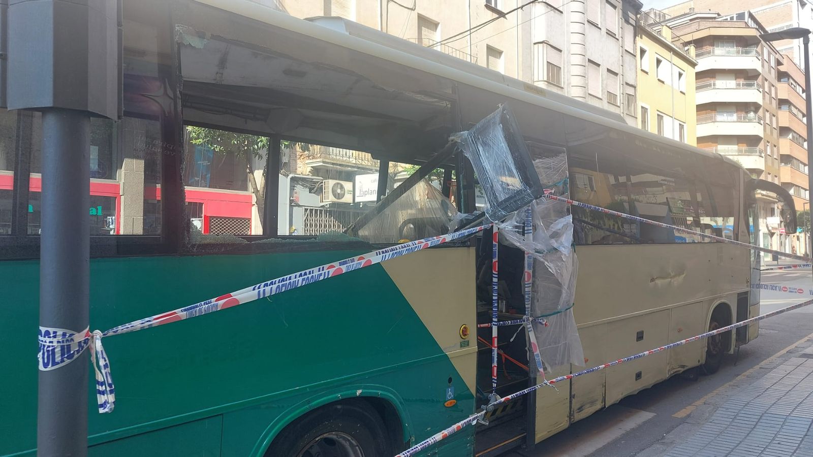 Autobús en la Calle Amargura (2).jpeg