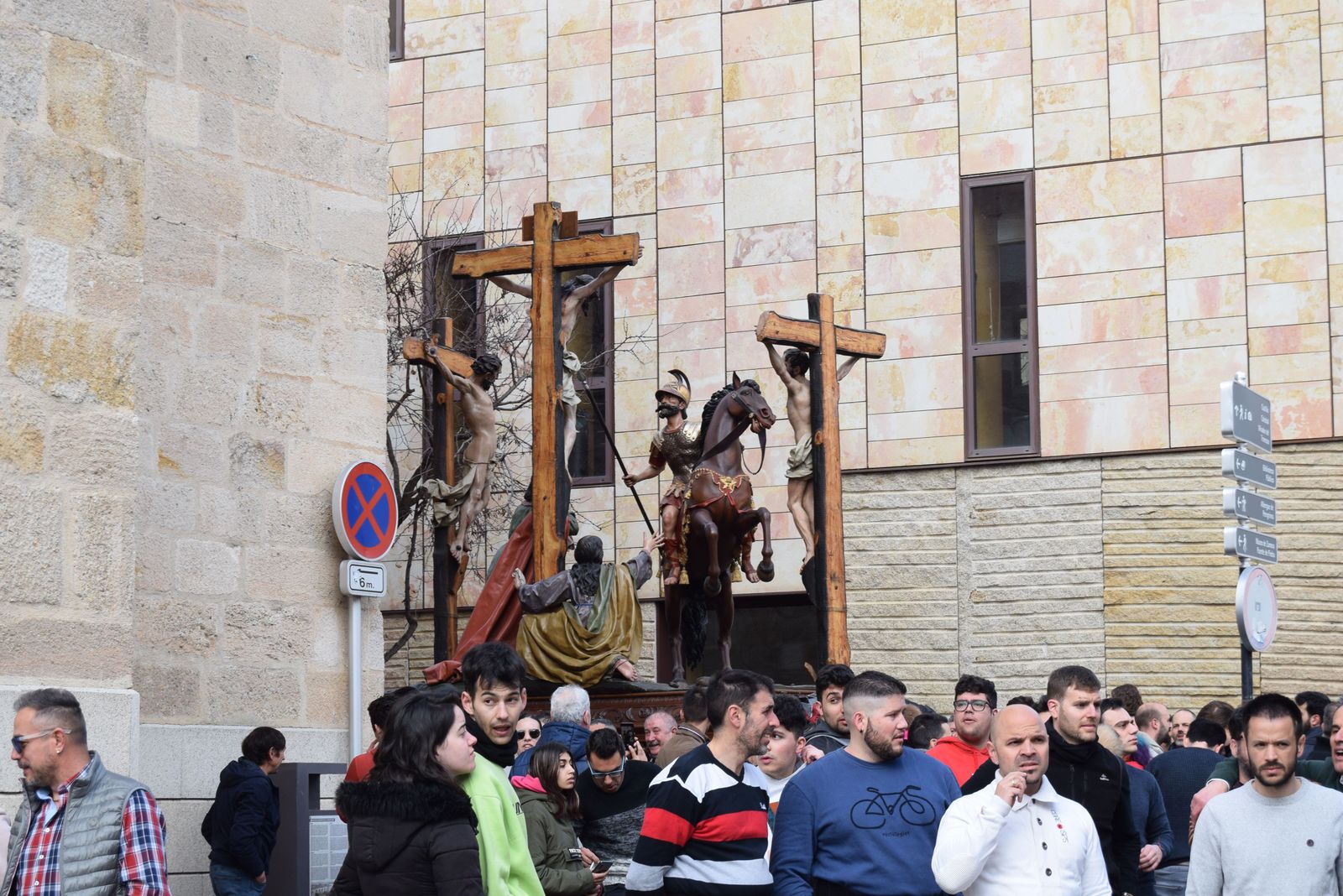 traslado-de-los-pasos-de-semana-santa-a-la-carpa-30