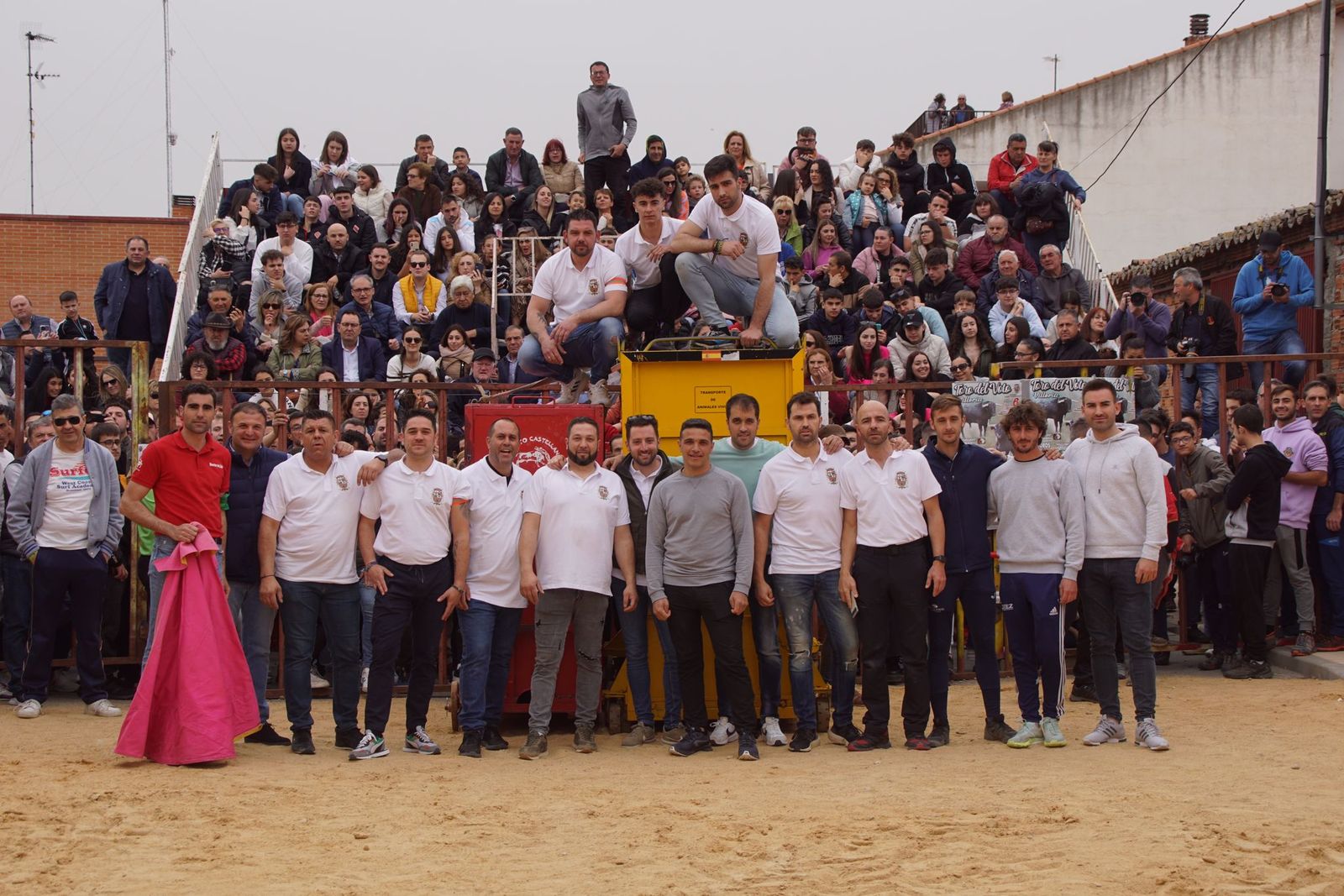 ambiente-y-participacion-durante-el-toro-del-voto-en-villoria-suelta-de-dos-toros-del-cajon-foto-juanes-36