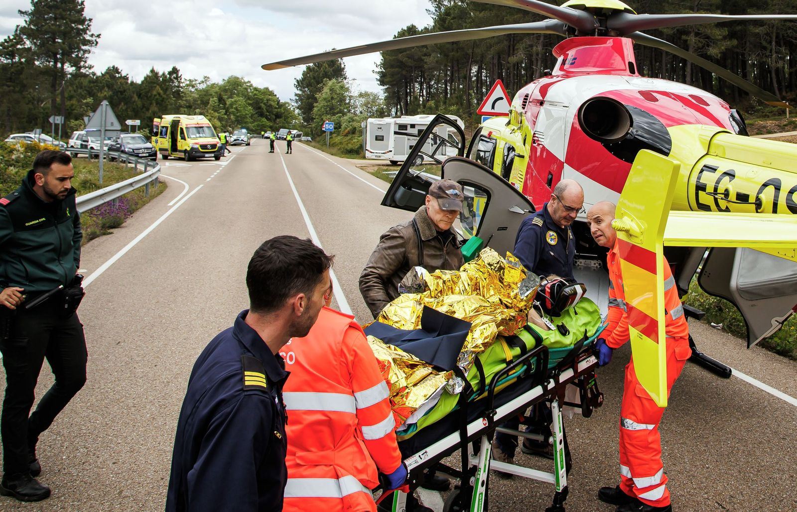 Un herido grave en una colisión entre una moto y un turismo en el pk 43 de la CL-526, en El Payo Vicente  ICAL (7).jpg