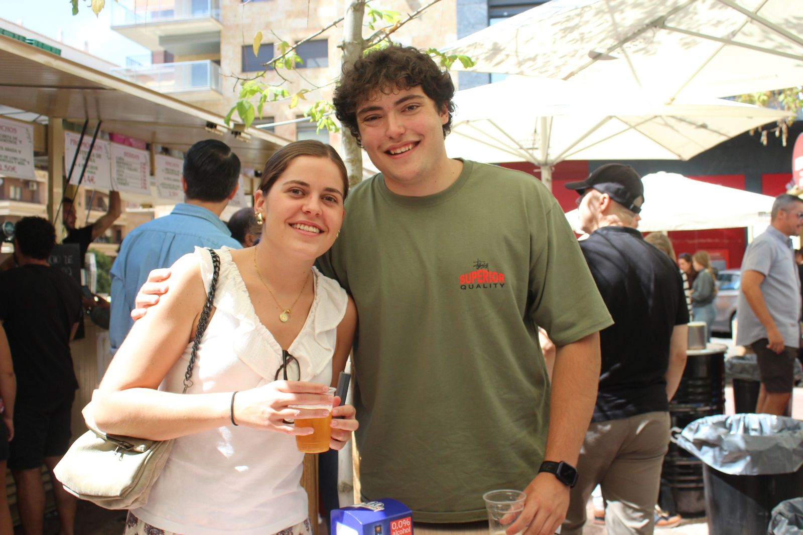 Ambiente en la Feria de Día en el mediodía de este