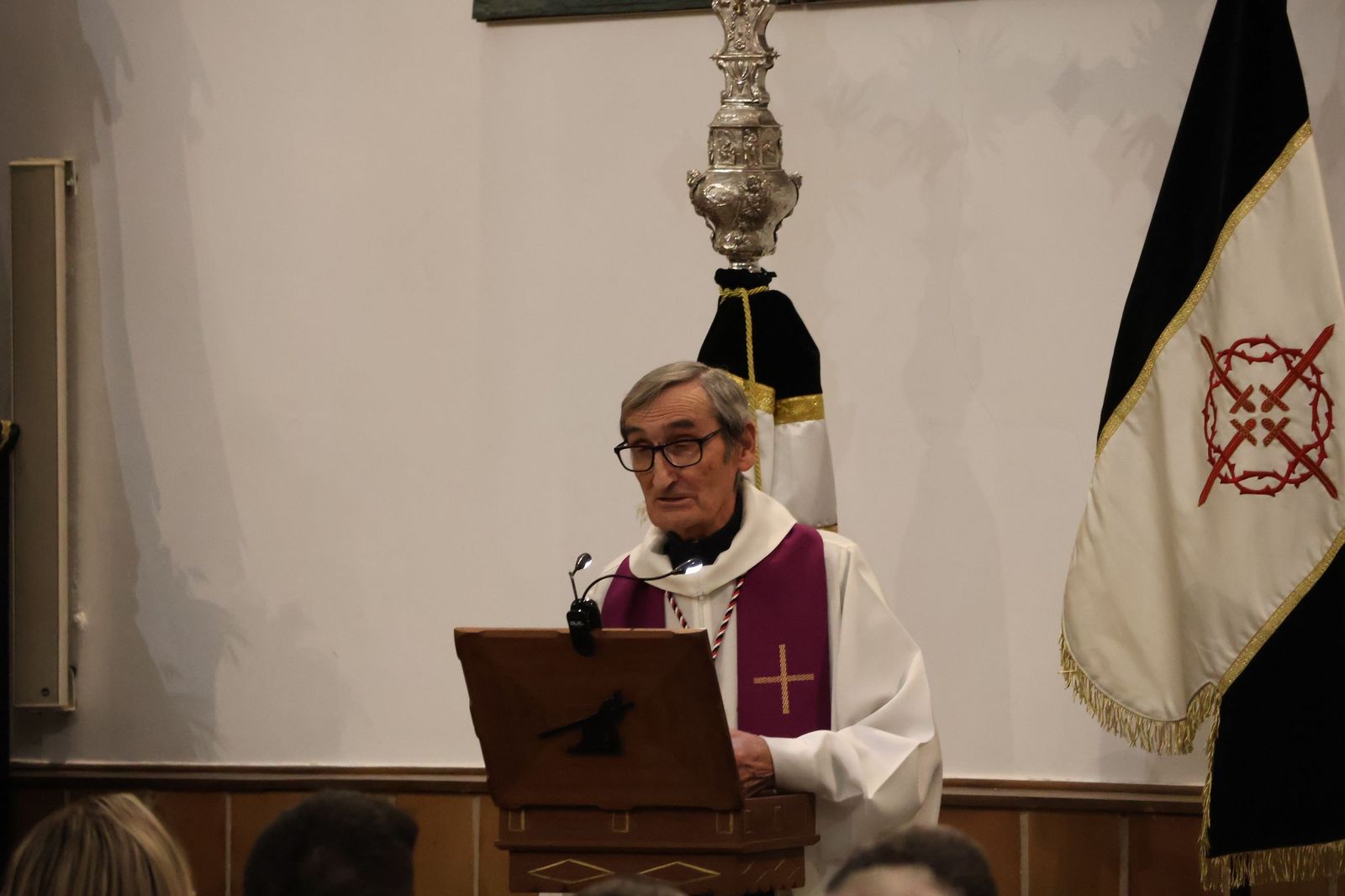 Entrada de nuevos hermanos de la Hermandad de Jesús en Su Tercera Caída (10).JPG