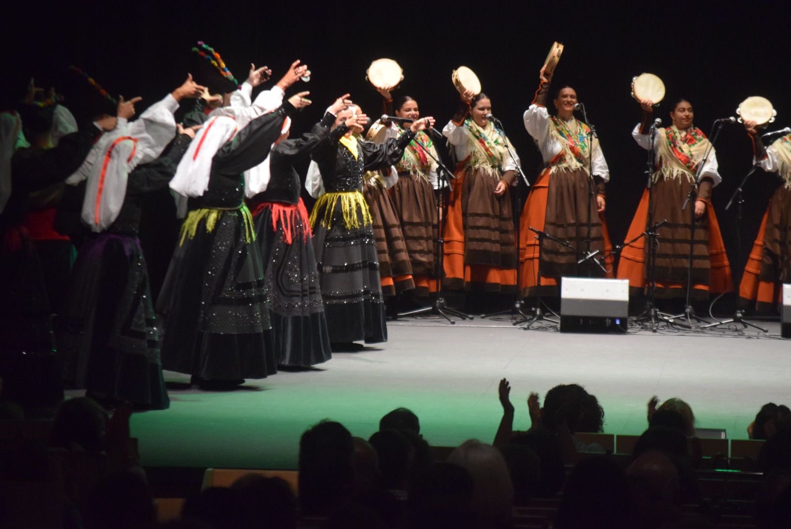 gala-de-clausura-del-festival-internacional-de-folklore-de-zamora-62