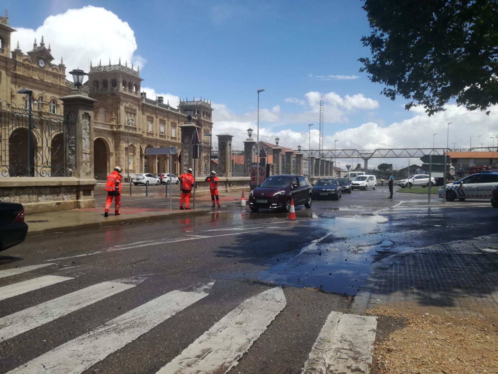 Inundación en la estación de tren