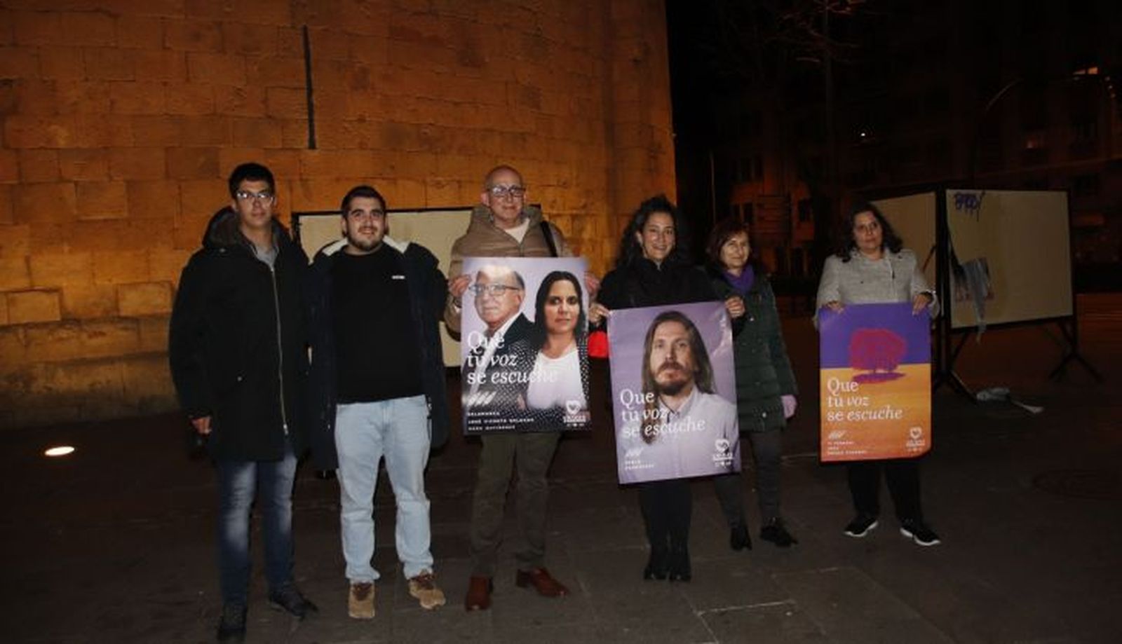 Pegada de carteles de Unidas Podemos