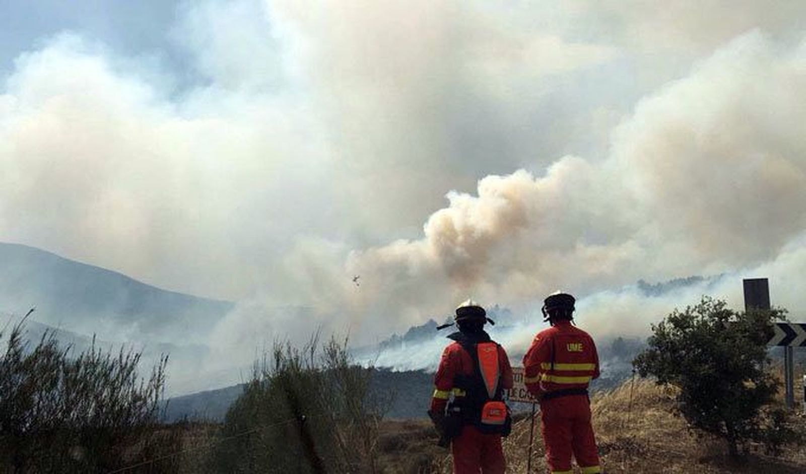 El incendio de La Cabrera sigue en nivel 2, continúa sin control y mantiene en alerta a Sanabria