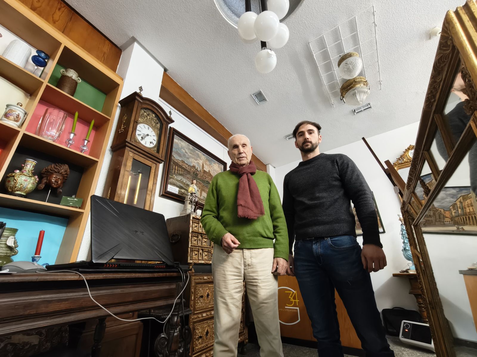 Óscar y su abuelo, Galería 34. S24H.