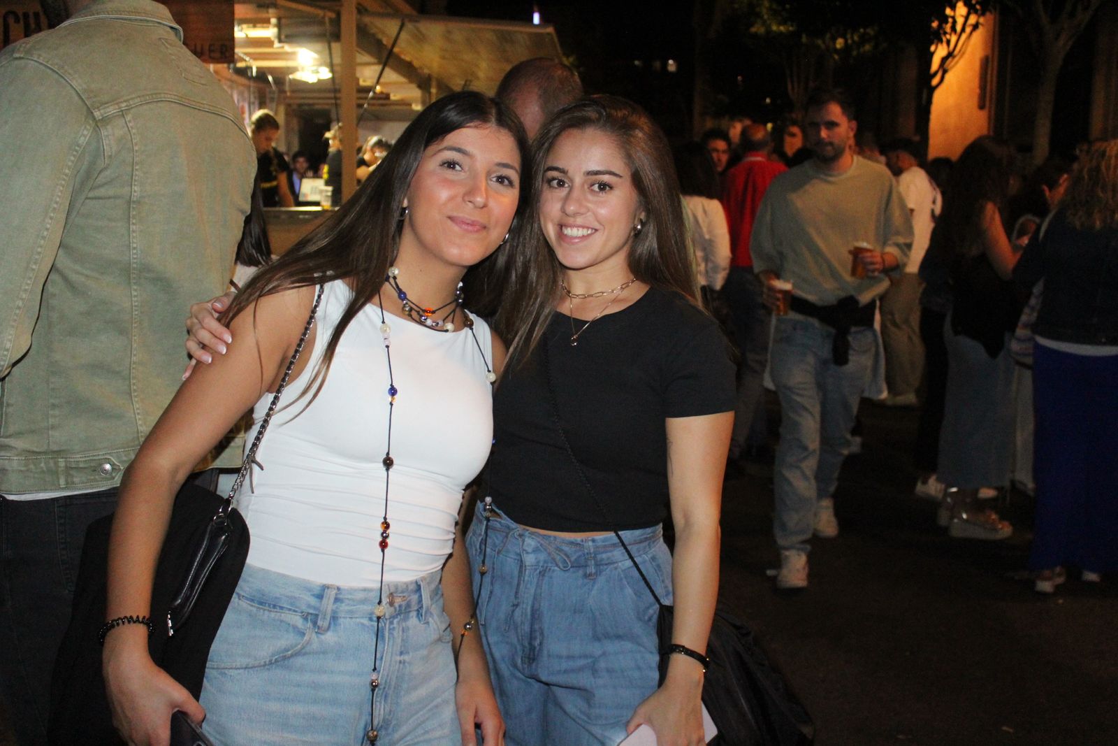 Ambiente en la Feria de Día en la tarde de este jueves