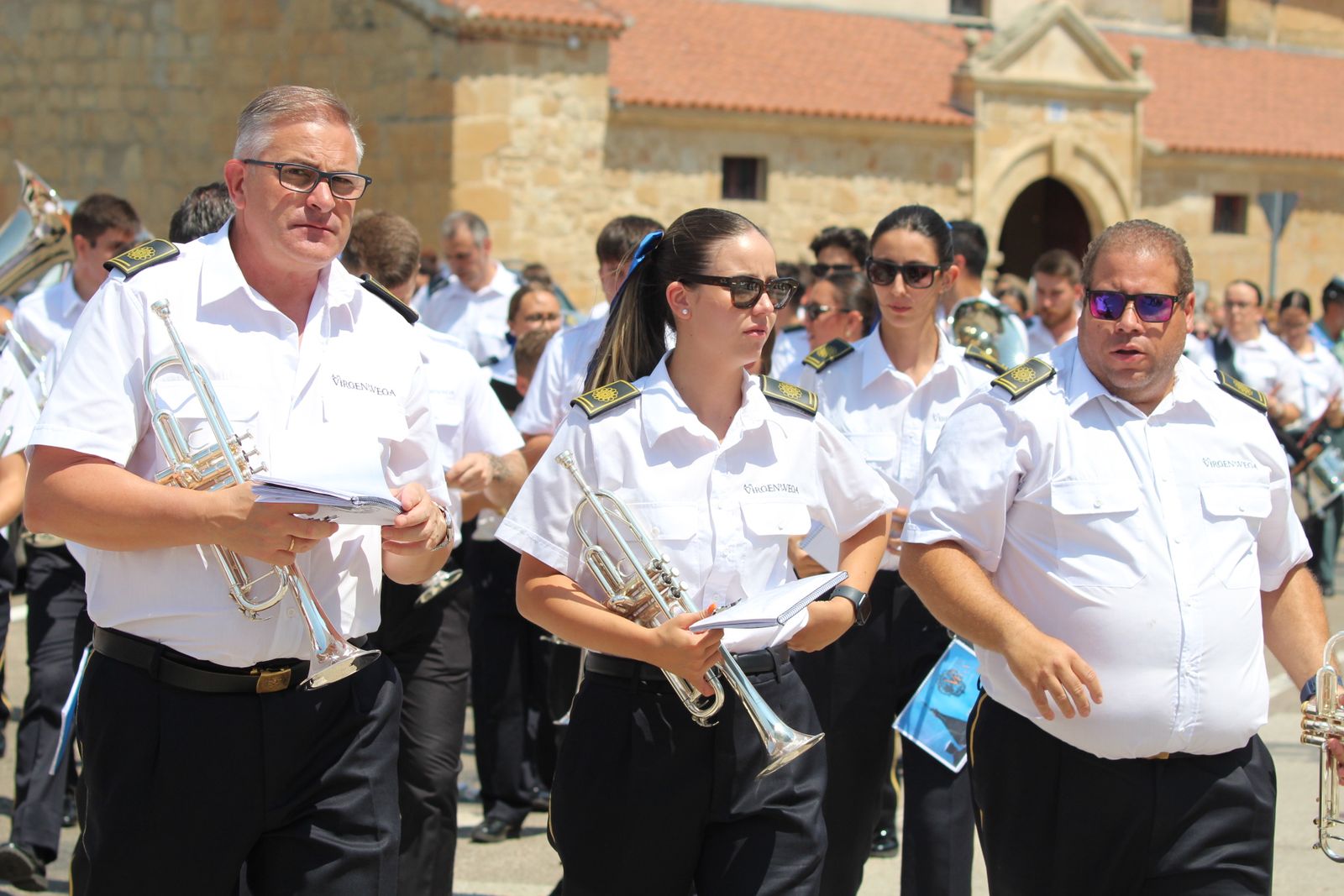 Moriscos. Procesión acompañada por la Agrupación Musical Virgen de la Vega