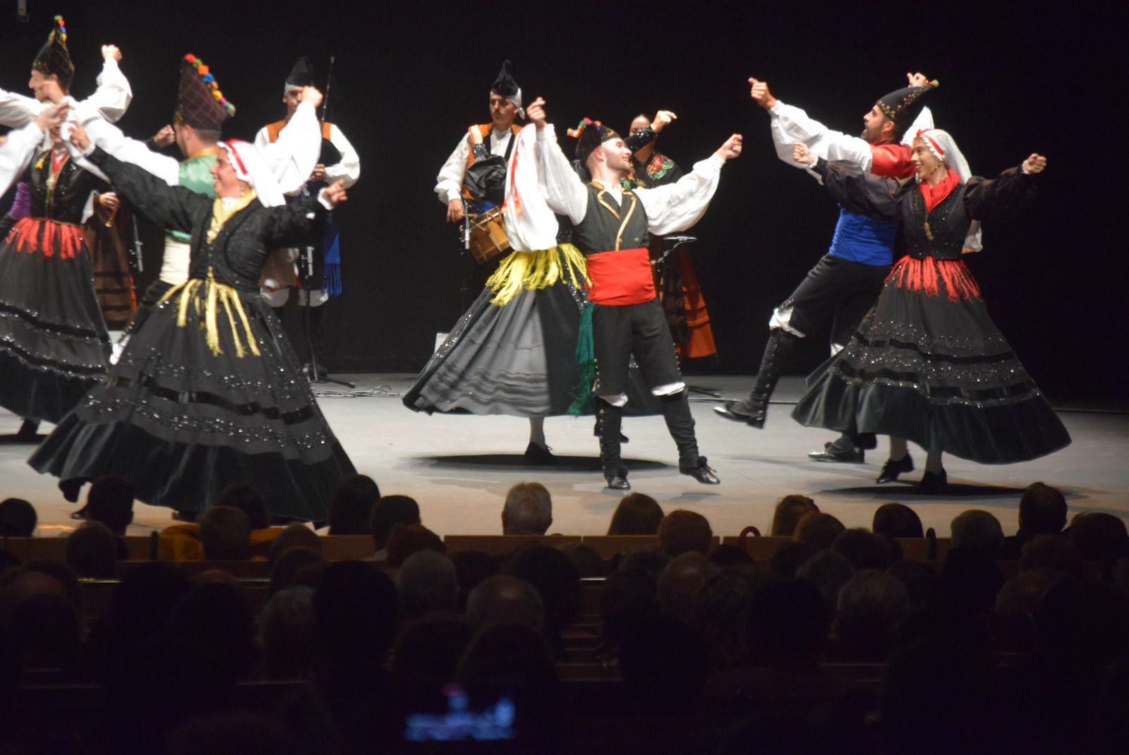 gala-de-clausura-del-festival-internacional-de-folklore-de-zamora-56