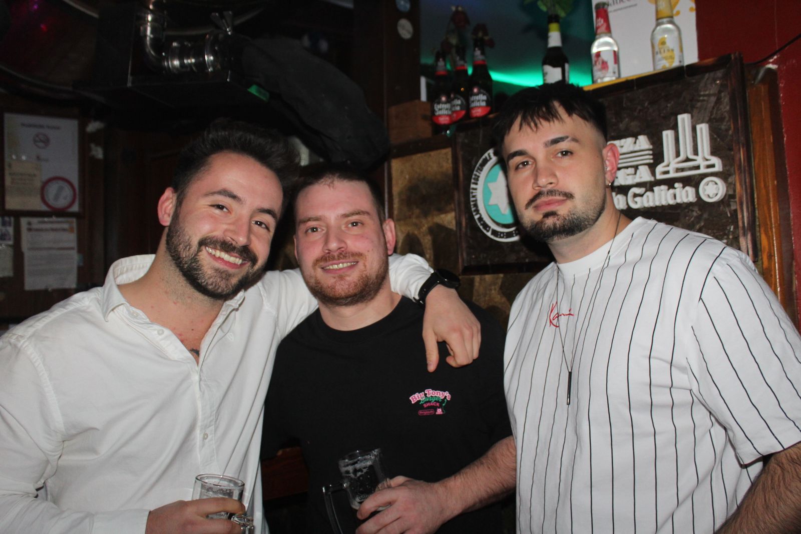 El Fin de Año Universitario continua por los bares de la capital del Tormes tras las doce campanadas