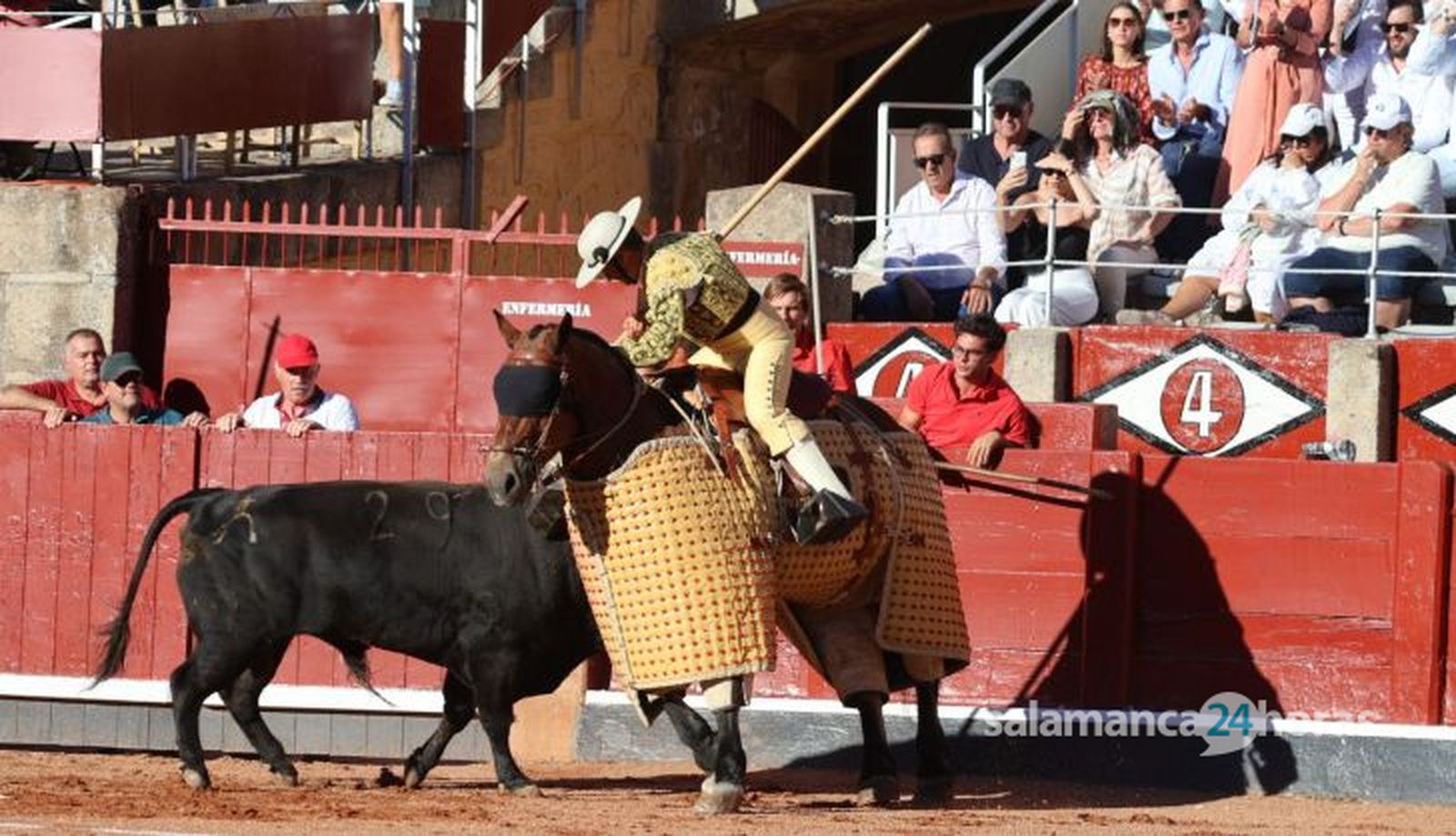 Corrida de El Vellosino: momentos más destacados del tercer festejo de abono de la Feria Taurina Virgen de la Vega 2024. Fotos Andrea M. Corrida de El Vellosino: momentos más destacados del tercer festejo de abono de la Feria Taurina Virgen de la Vega 2024. Fotos Andrea M.