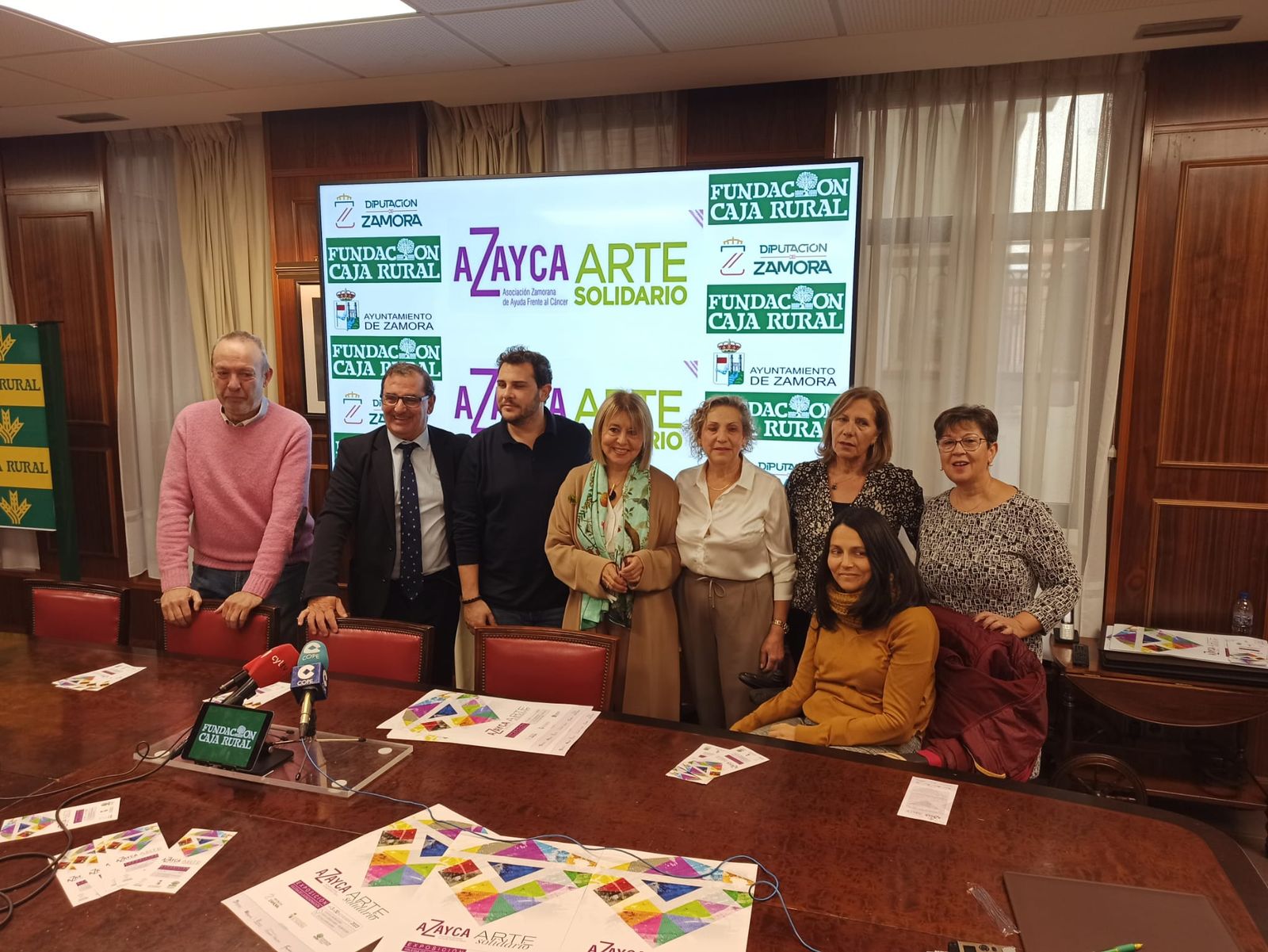 Presentación de la segunda edición de la exposición 'Arte solidario'.