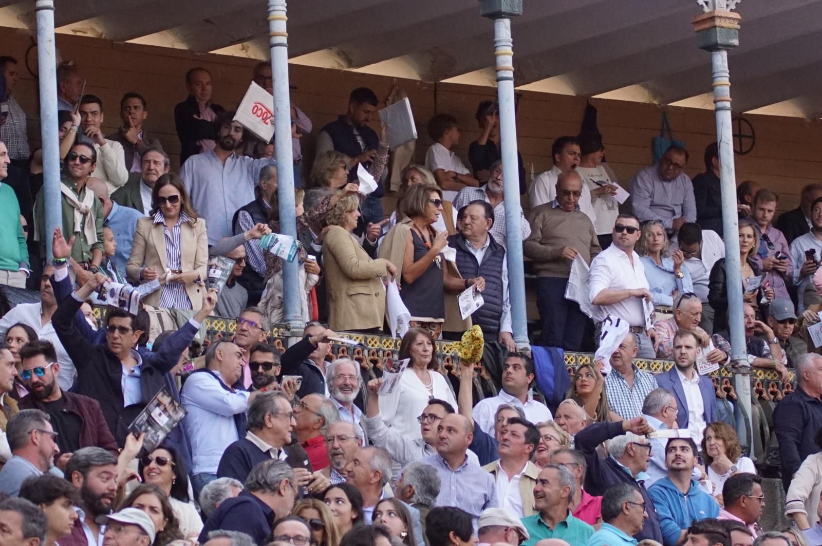 resumen-fotografico-del-ambiente-en-los-tendidos-de-la-glorieta-durante-la-corrida-concurso-22-de-septiembre-fotos-juanes-103