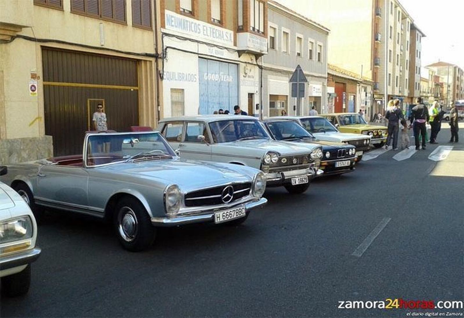 Los coches clásicos invaden Benavente