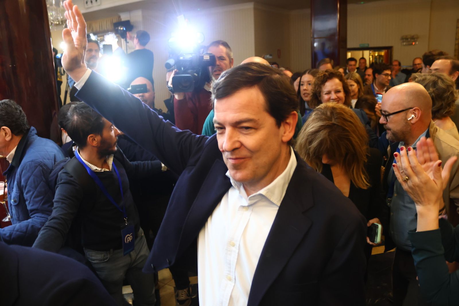 Mañueco celebra su triunfo en Salamanca en las Elecciones a las Cortes de Castilla y León 2026