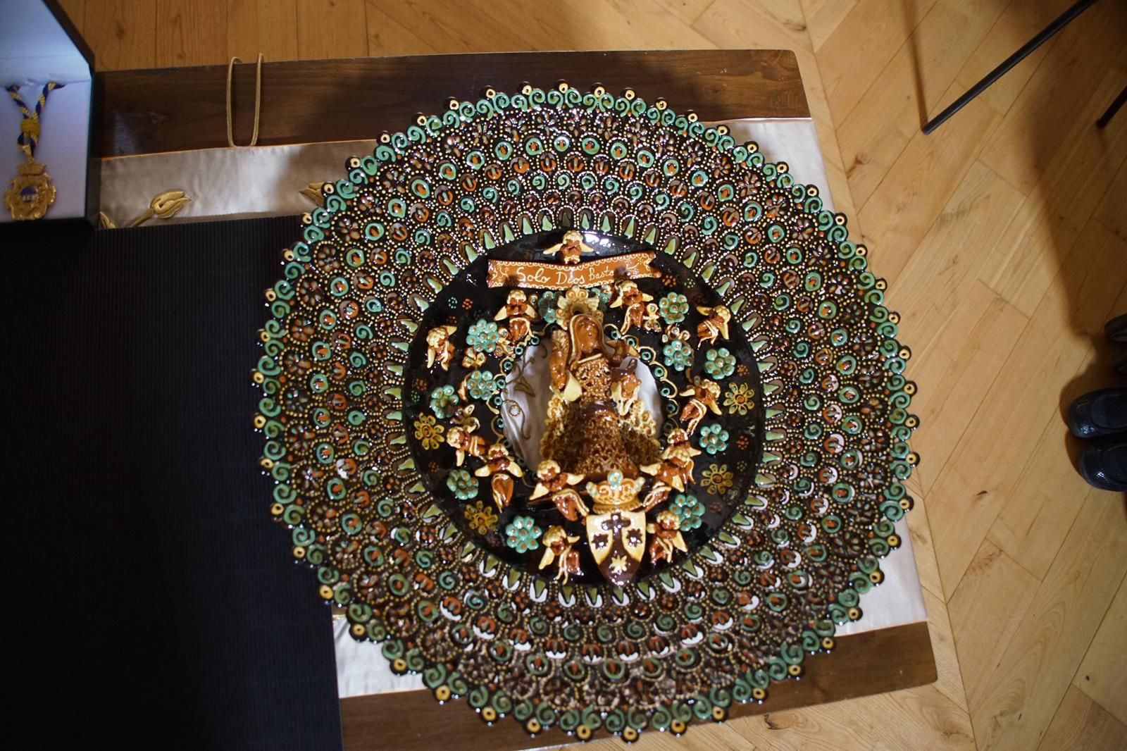 Alba nombra hijo adoptivo al prior Miguel Angel González  (37).jpeg