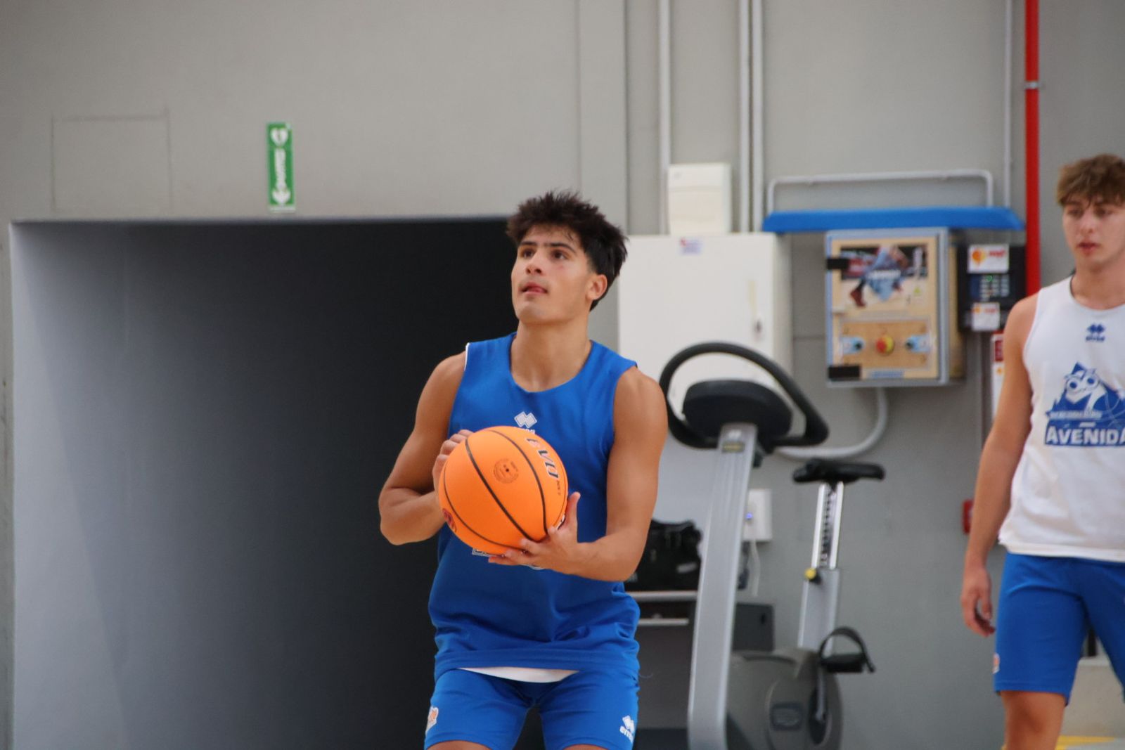 Primer entrenamiento de Perfumerías Avenida de Tercera FEB