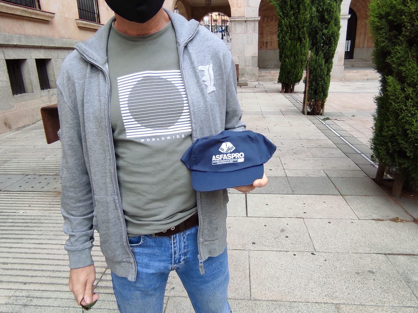 militares-salmantinos-se-manifiestan-frente-a-la-subdelegacion-del-gobierno-por-un-sueldo-digo-9