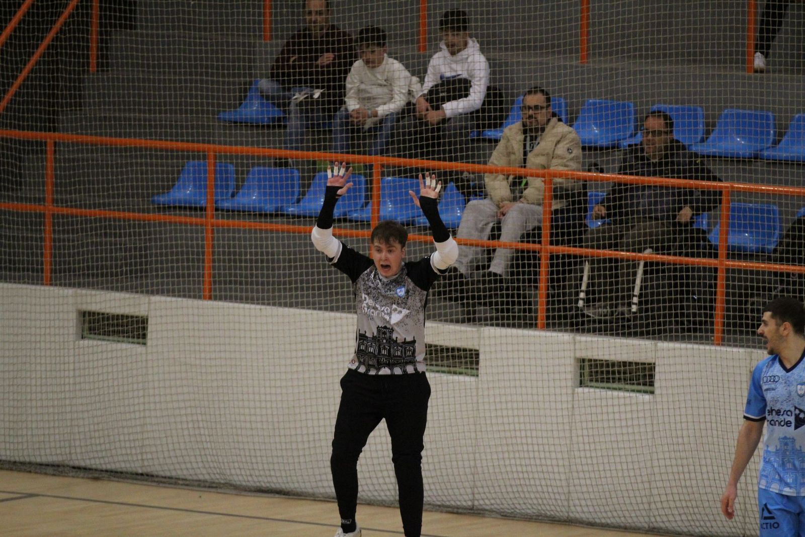 whatsapp-image-2025-03-02-at-20-08-41-1