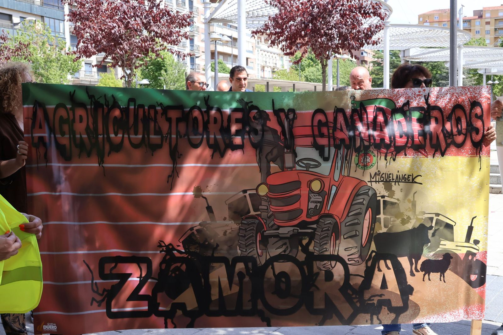 Marcha silenciosa en homenaje a David Lafoz (13).JPG