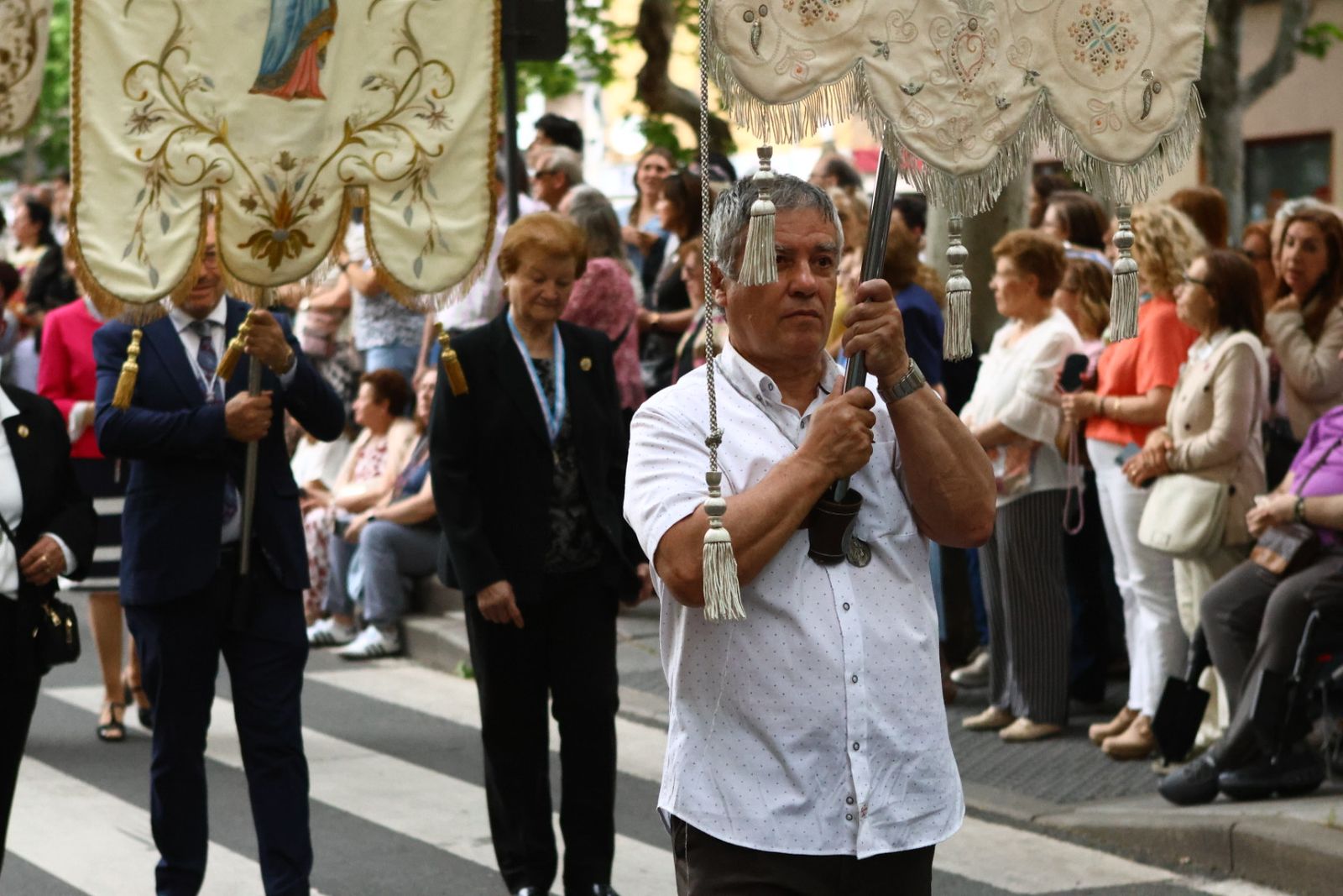 Procesión con motivo de la festividad de María Auxiliadora