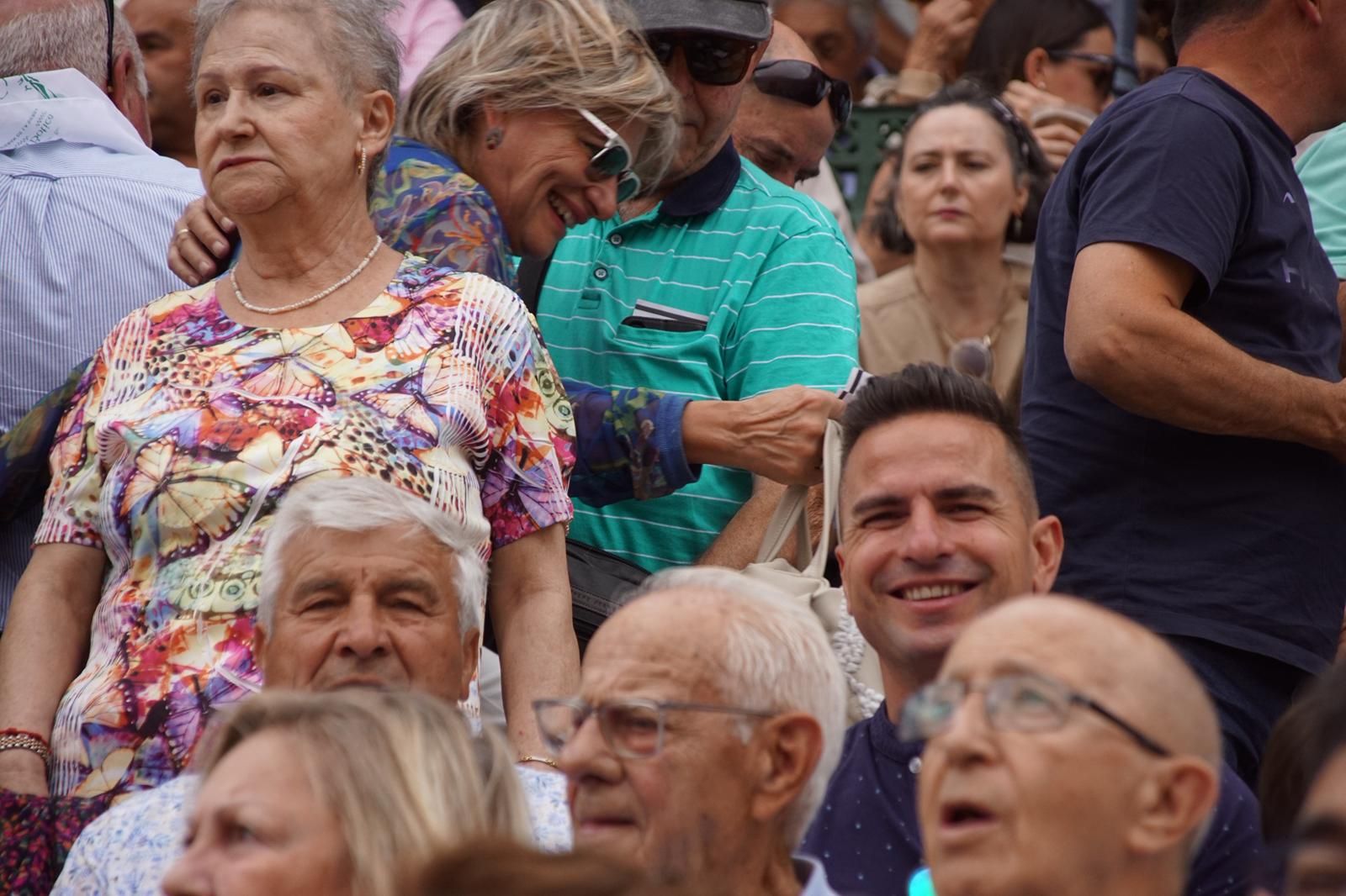Gran ambiente en La Glorieta para la tarde de toros de Morante de la Puebla, Ismael Martín y Marco Pérez