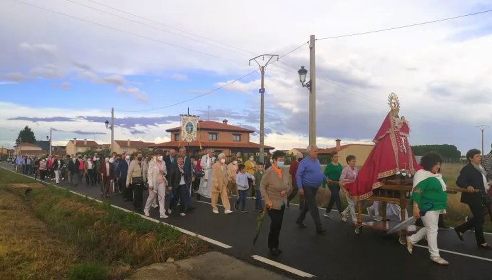 La ermita de San Pedro de Ceque recibe de nuevo a la Virgen de las Nieves