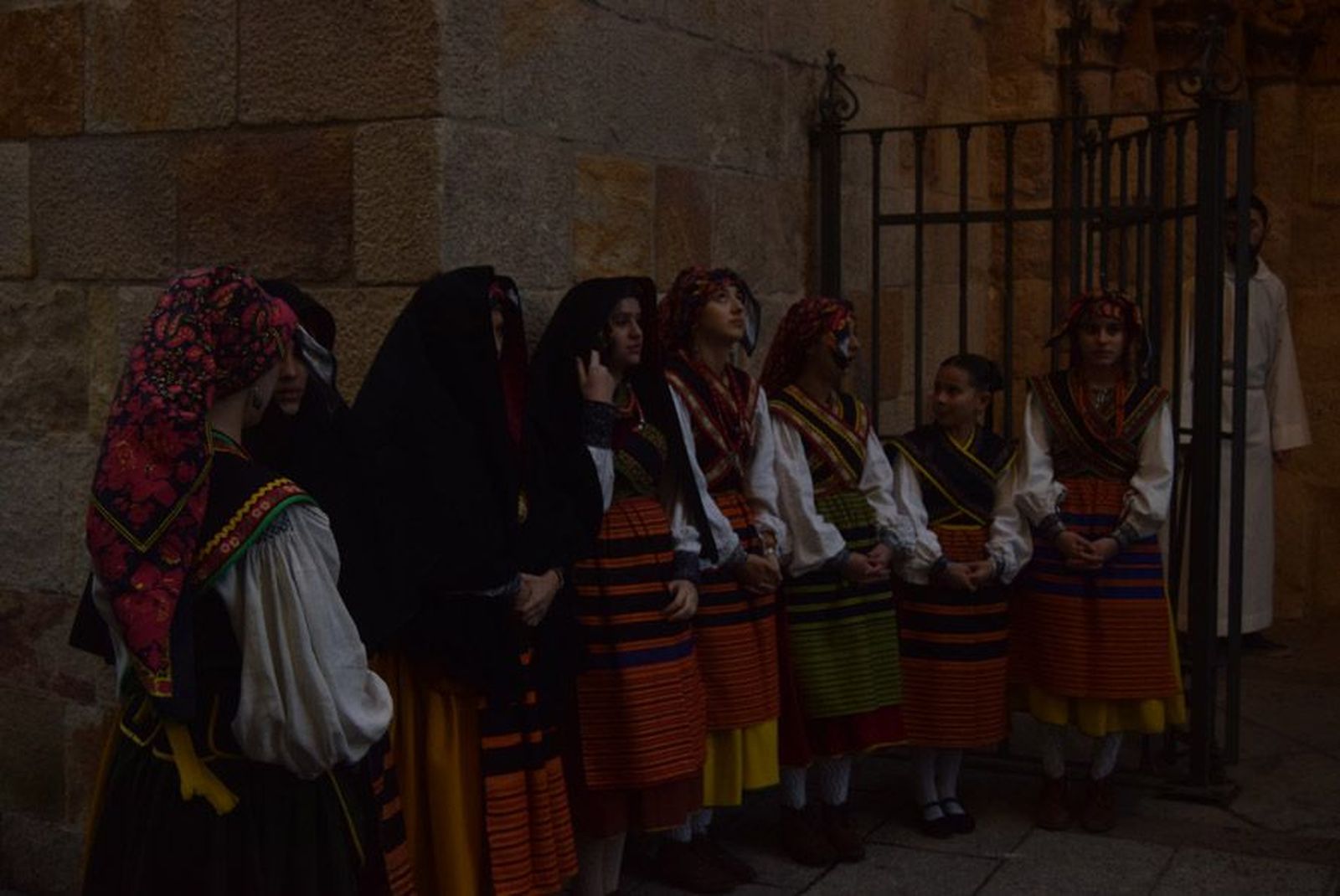 las-candelas-vuelven-a-unir-la-iglesia-de-san-juan-con-la-de-san-vicente-112