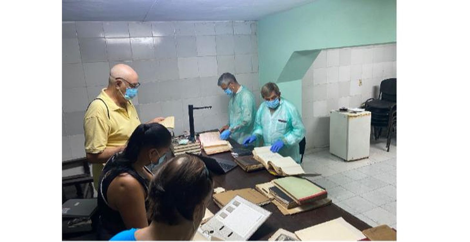Trabajos de digitalización en la Agrupación de Sociedades Castellanas y Leonesas de Cuba.