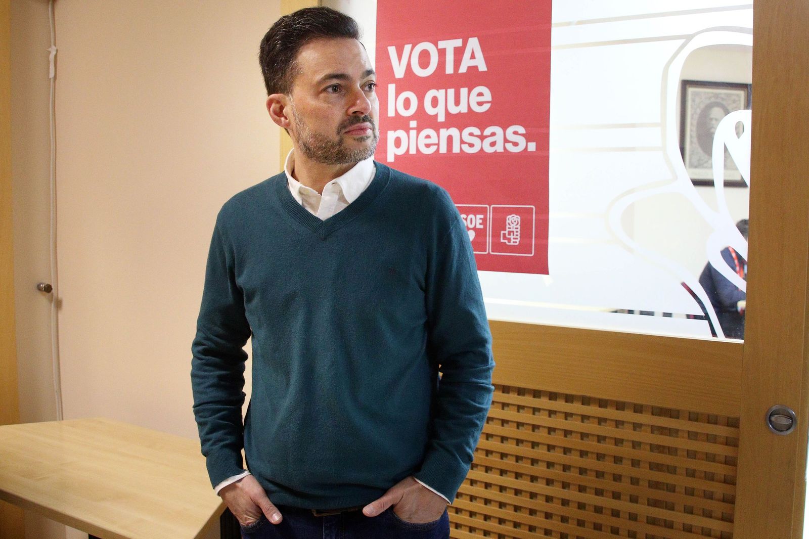 Votaciones de las elecciones primarias del PSOE de León; en la imagen, el candidato Javier Alfonso Cendón