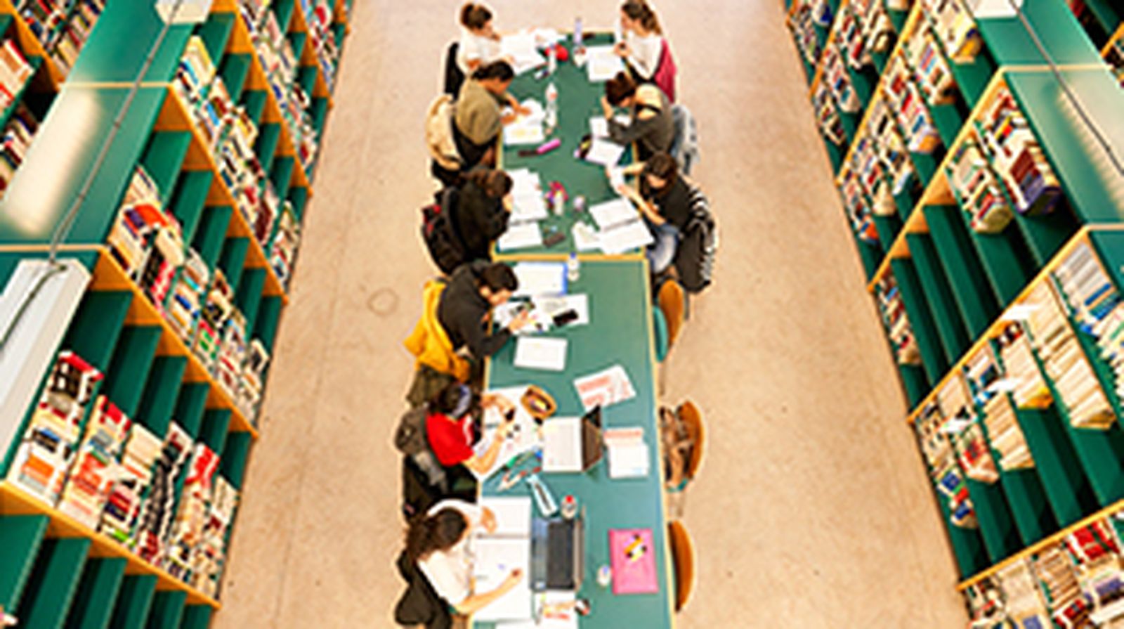 Alumnos USAL. Biblioteca