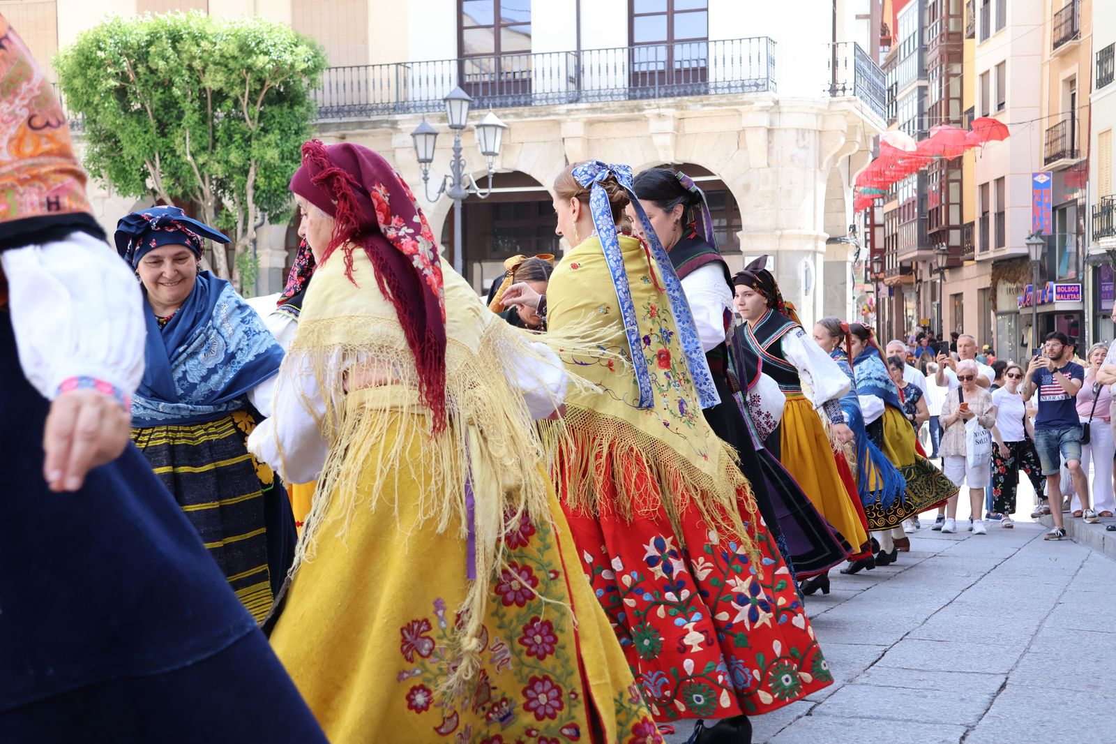 grupo-bajo-duero-en-la-xxxii-muestra-de-folklore-15