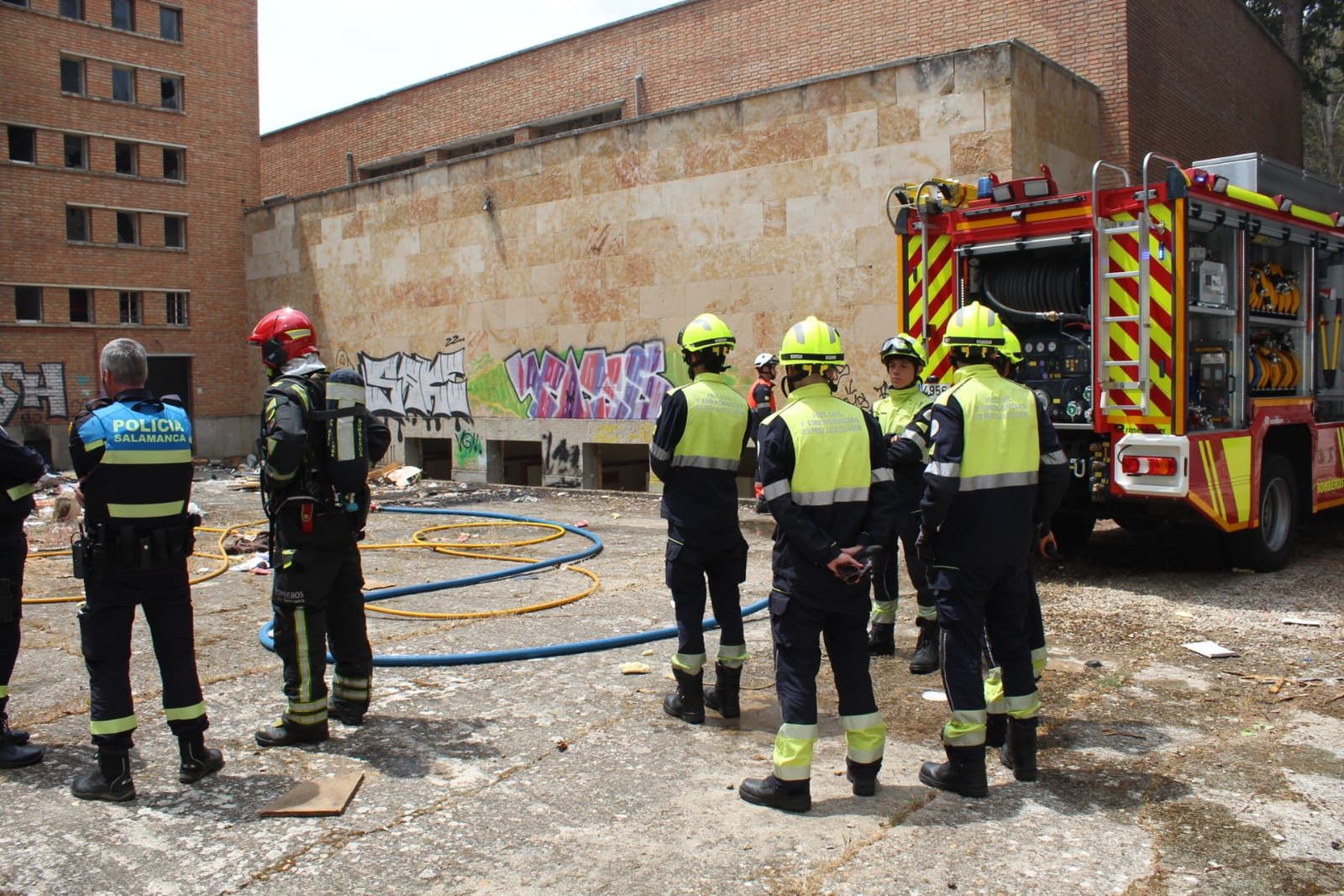 Incendio en una residencia de Ciudad Jardín. Fotos Carlos G (1)