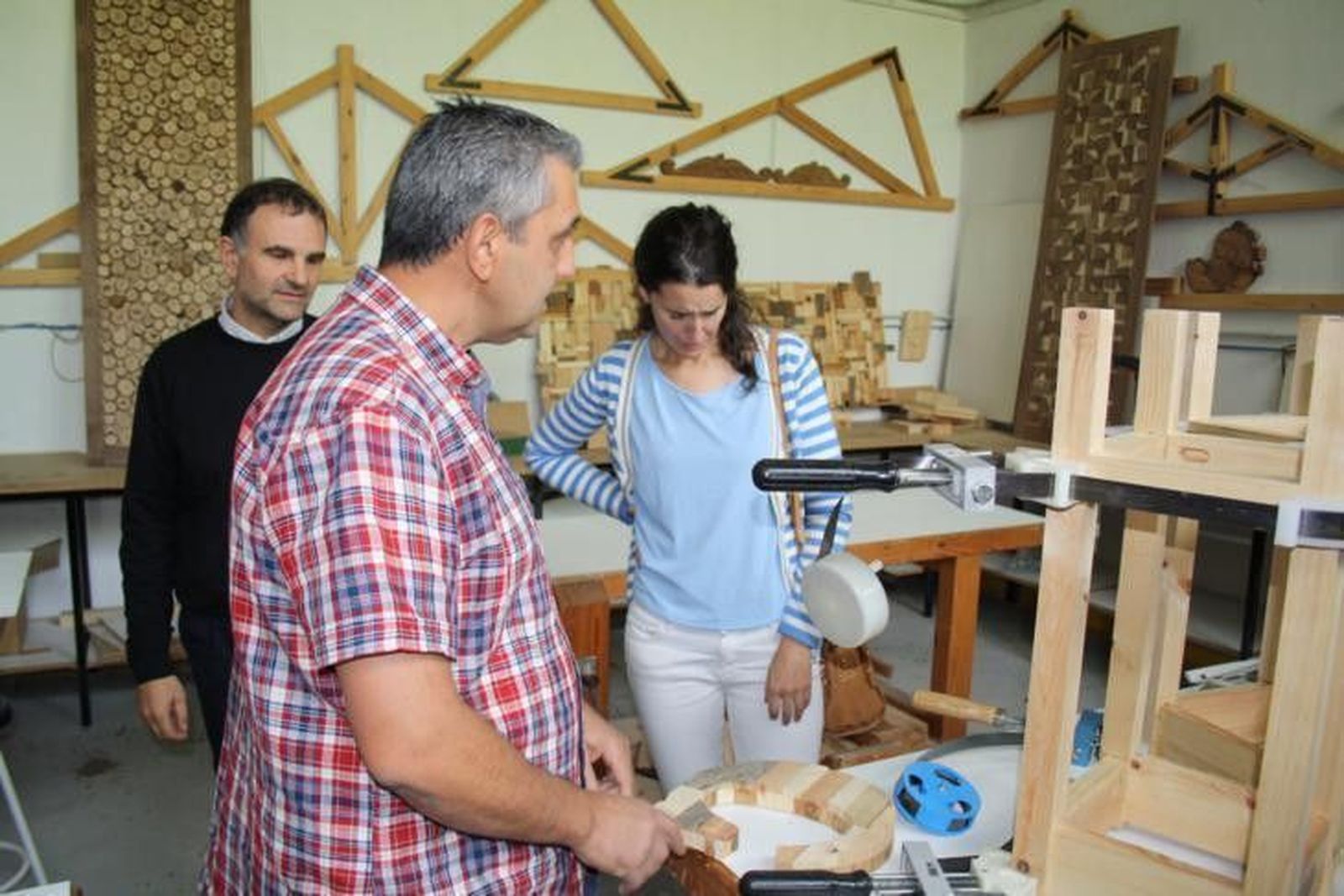 La Junta ofrece un nuevo estímulo para la competitividad de las empresas artesanas