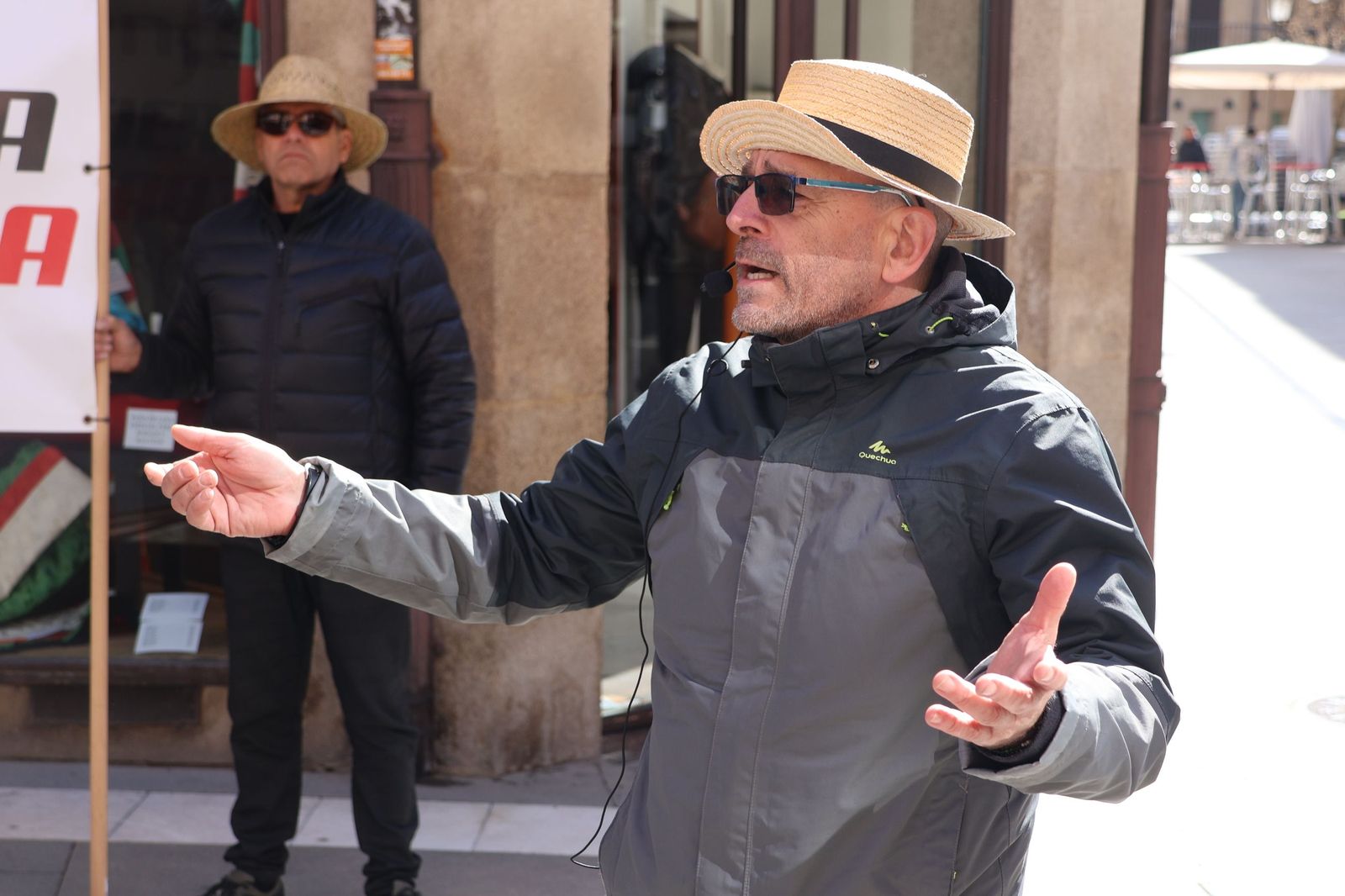 GALERÍA | La simbólica reivindicación 'Renfe entierra Sanabria' llega al centro de Zamora