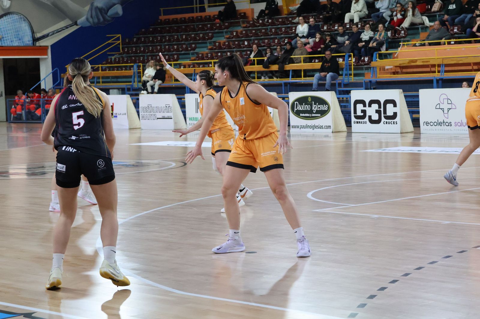 Partido entre CD Zamarat y Cajasol Baloncesto Sevilla